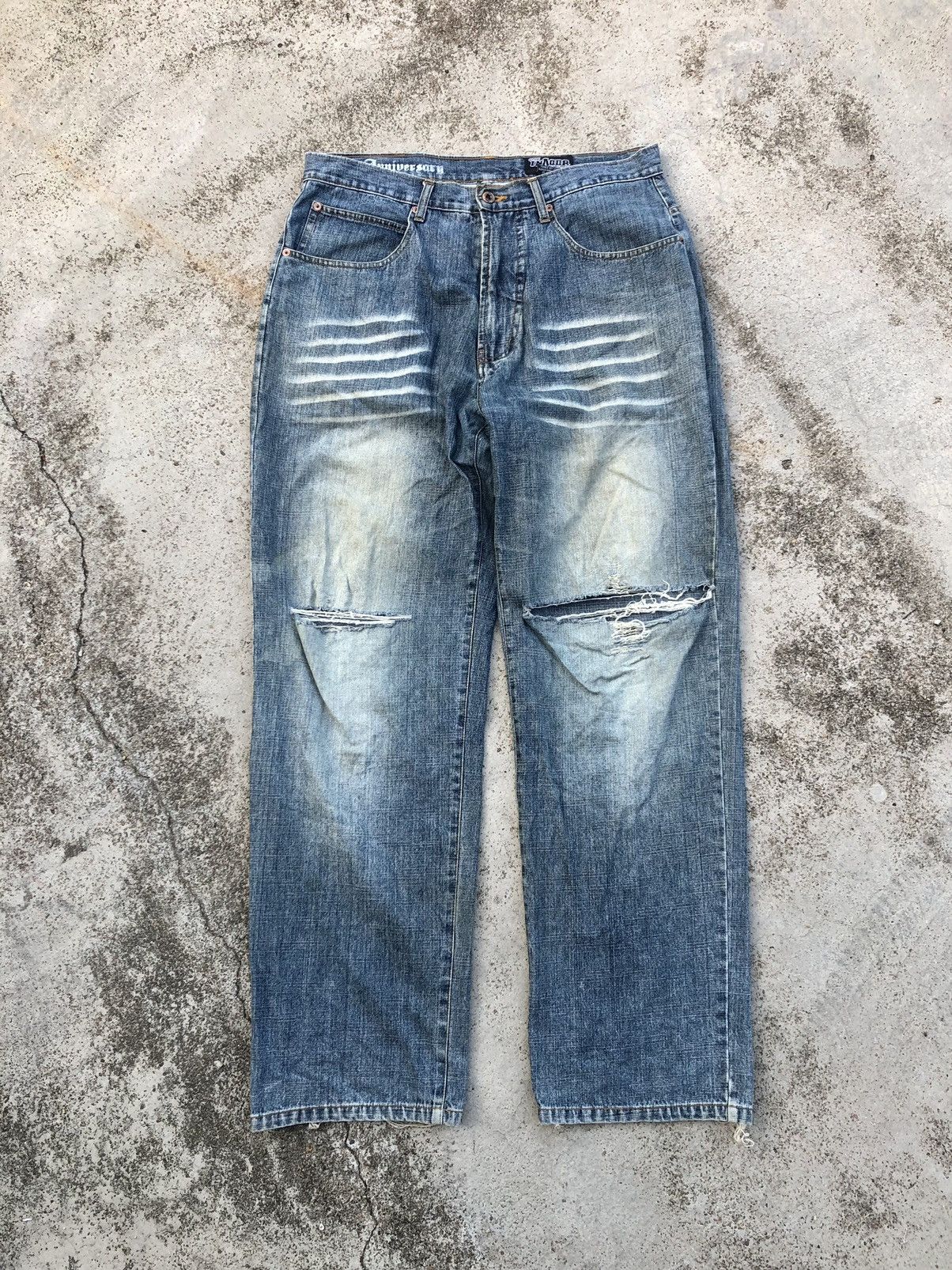 BAGGY 10TH ANNIVERSARY THE INDOOR DISTRESSED DENIM
