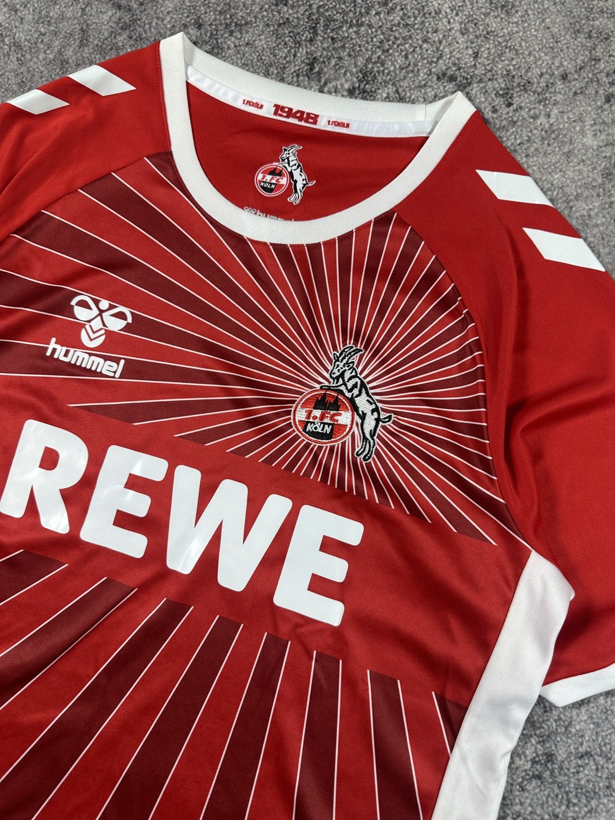 Hummel Hummel 1.FC Koln Rare Soccer Jersey M Rare Blokecore Fan Tee Size US M / EU 48-50 / 2 - 3 Thumbnail