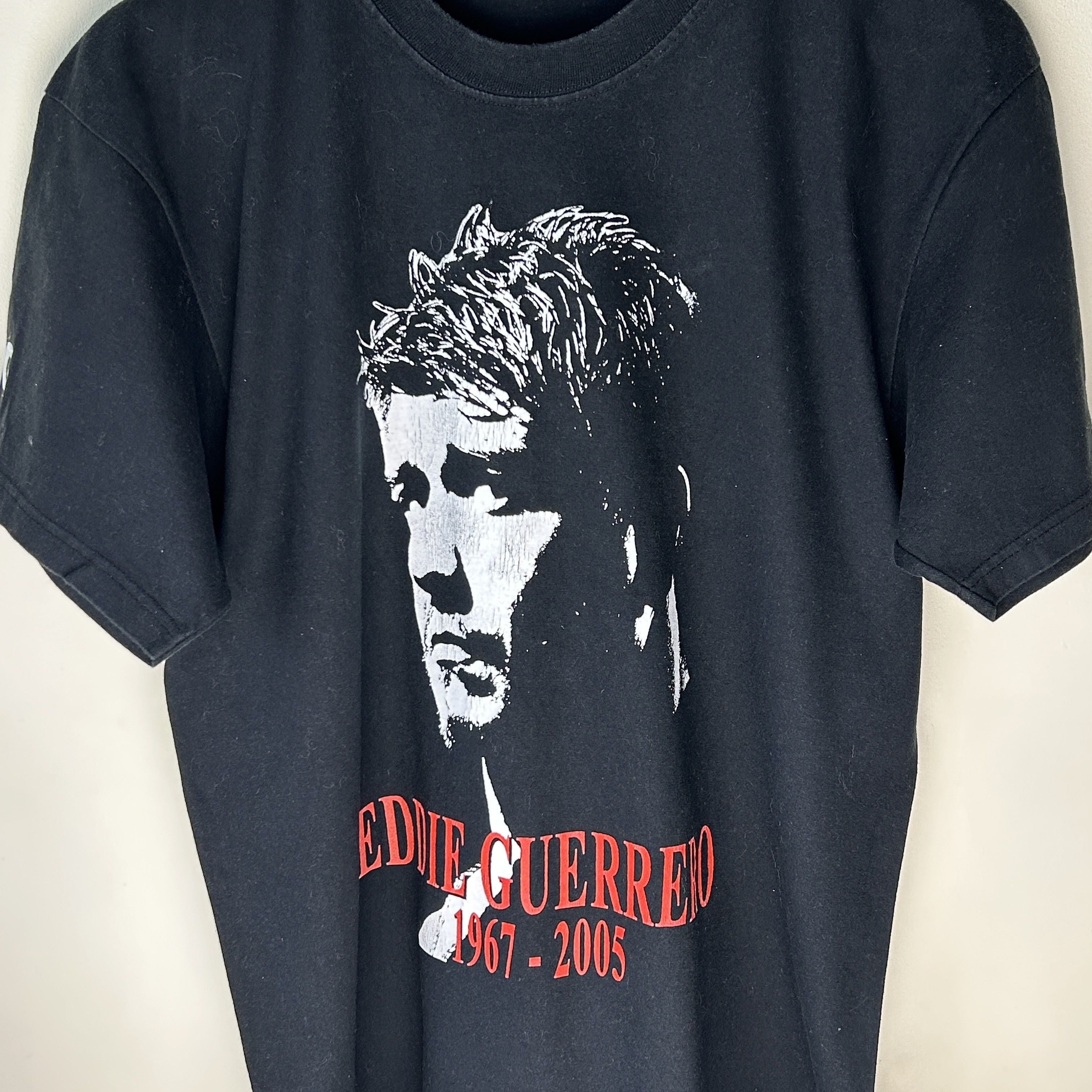 WWE Vintage Eddie Guerrero Memorial 2005 Wrestling T-shirt Size US L / EU 52-54 / 3 - 3 Thumbnail