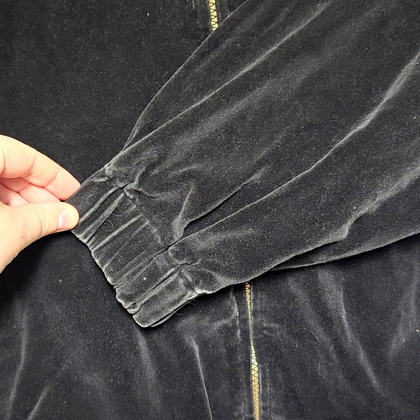 Bugle Boy VINTAGE Bugle Boy Crest Bomber Style Jacket Mens Medium Black Velour Rare Size US M / EU 48-50 / 2 - 7 Thumbnail