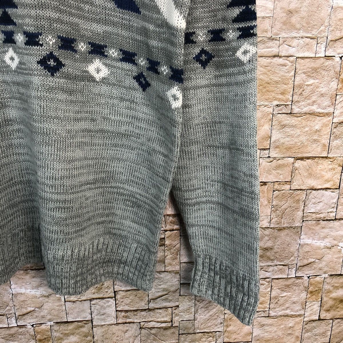 Vintage Boost Grey navajo art design sweatshirt Knitwear #A257 Size US S / EU 44-46 / 1 - 8 Thumbnail
