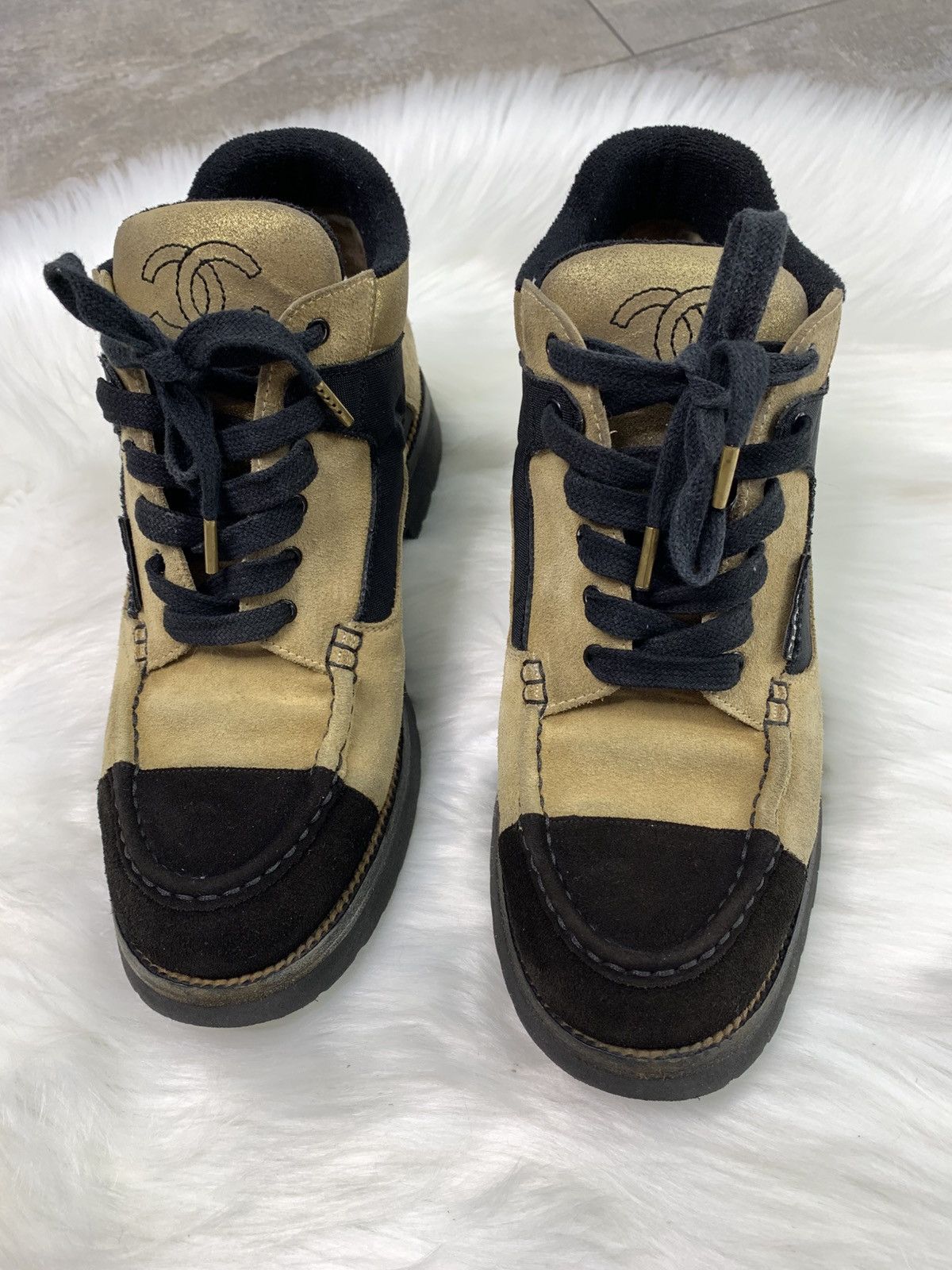 Chanel Chanel Vintage CC Logo Suede Hiking Boots 37/38 Size Size US 7 / IT 37 - 5 Thumbnail