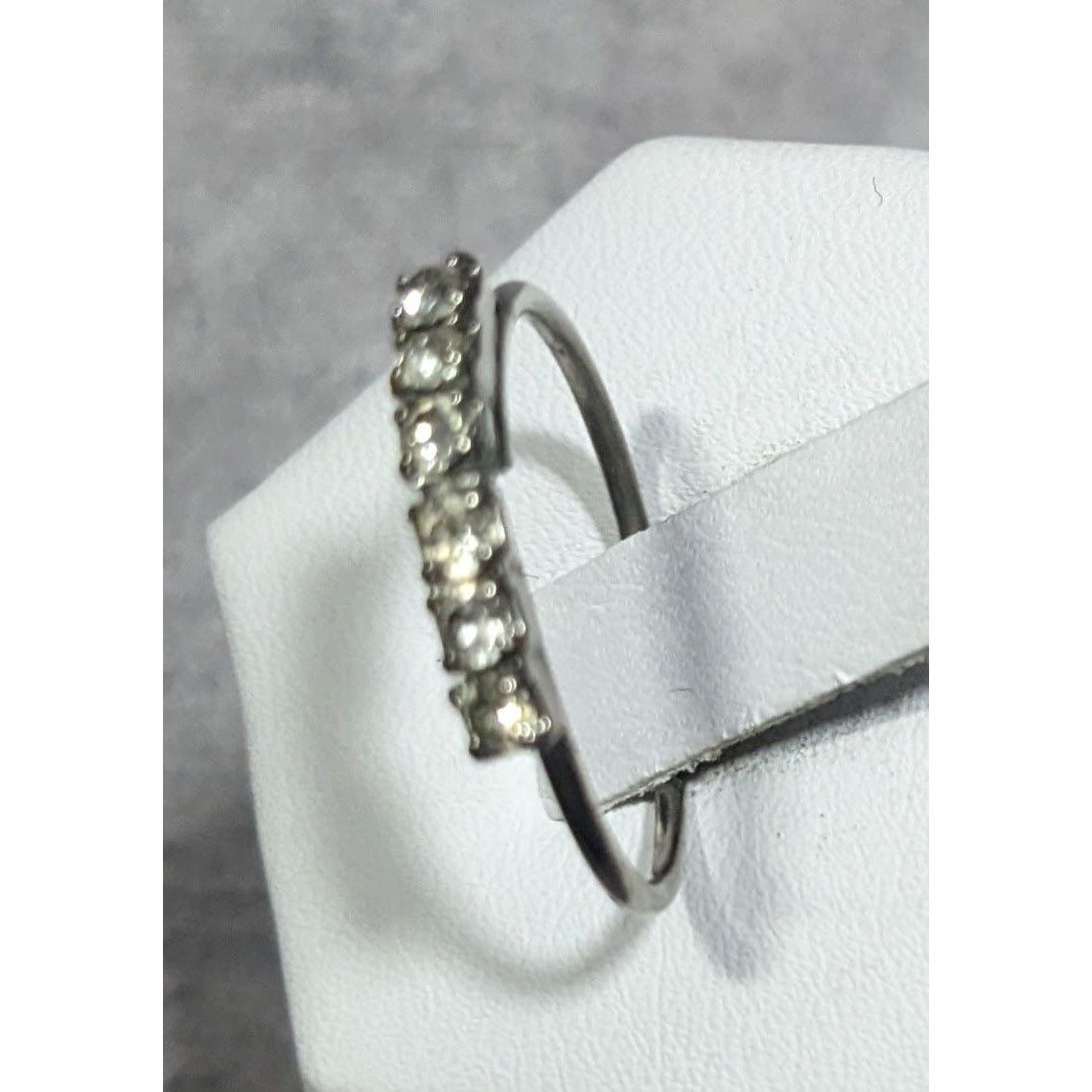 Other Simple Elegant Rhinestone Line Silver Tone Ring Size 8 1/4 Size ONE SIZE - 5 Thumbnail
