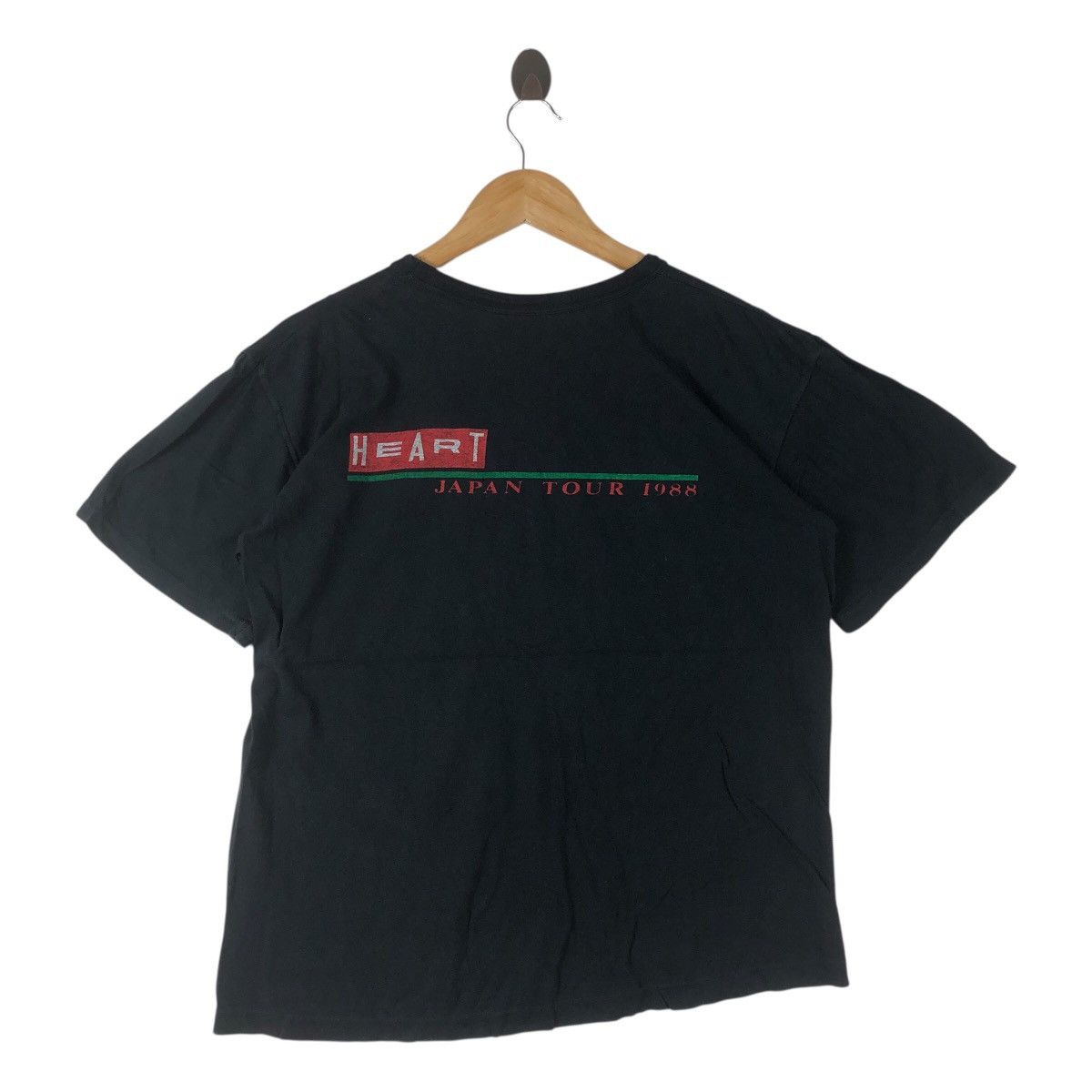 Band Tees × Vintage Vintage 1987 HEART Bad animal japan tour band tees Size US M / EU 48-50 / 2 - 4 Thumbnail