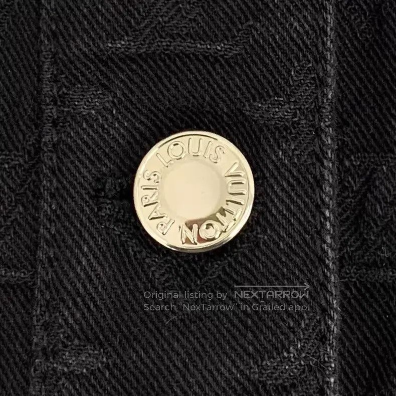 Louis Vuitton Louis Vuitton Black logo presbyopic embossed cotton lapel Size US XS / EU 42 / 0 - 5 Thumbnail