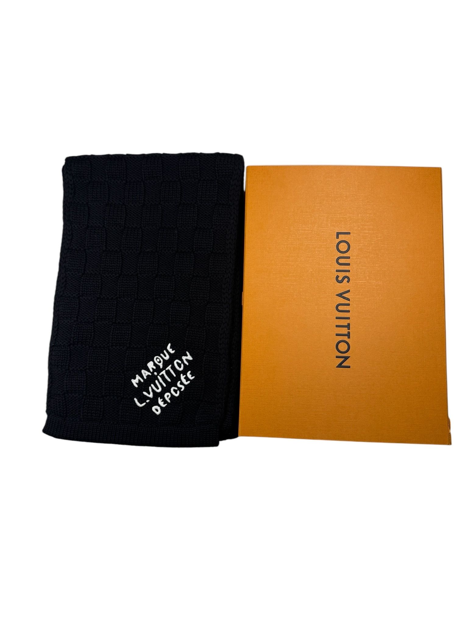 Louis Vuitton Louis Vuitton Damier Snug Scarf Size ONE SIZE - 3 Thumbnail