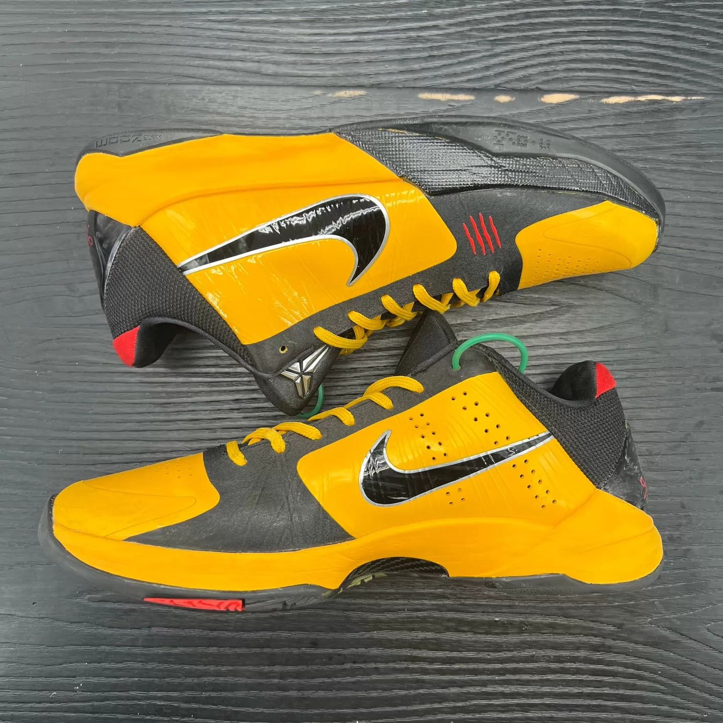 Nike ZK5 Bruce Lee Black/Yellow 44.5 2x Indoor Size US 11.5 / EU 44-45 - 2 Thumbnail