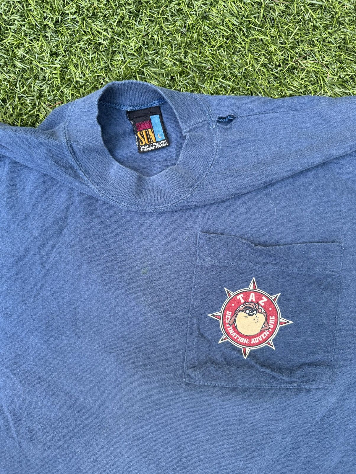 Vintage Vintage 90s Tasmanian Devils Adventure Club Tee L Size US L / EU 52-54 / 3 - 4 Thumbnail