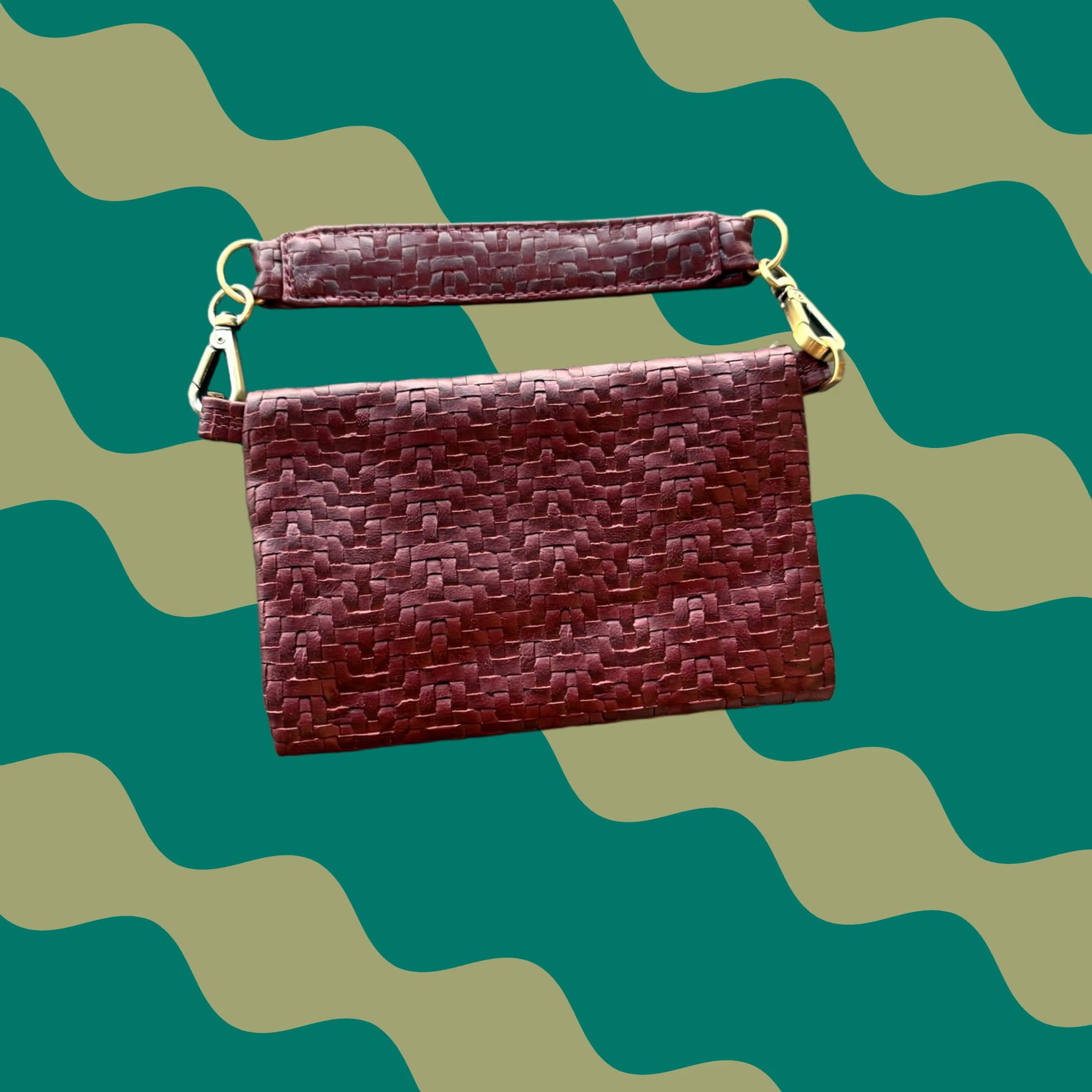 Vintage VINTAGE Maroon Red Mini Weave Clutch Wristlet Wallet Purse Womens Size ONE SIZE - 1 Thumbnail