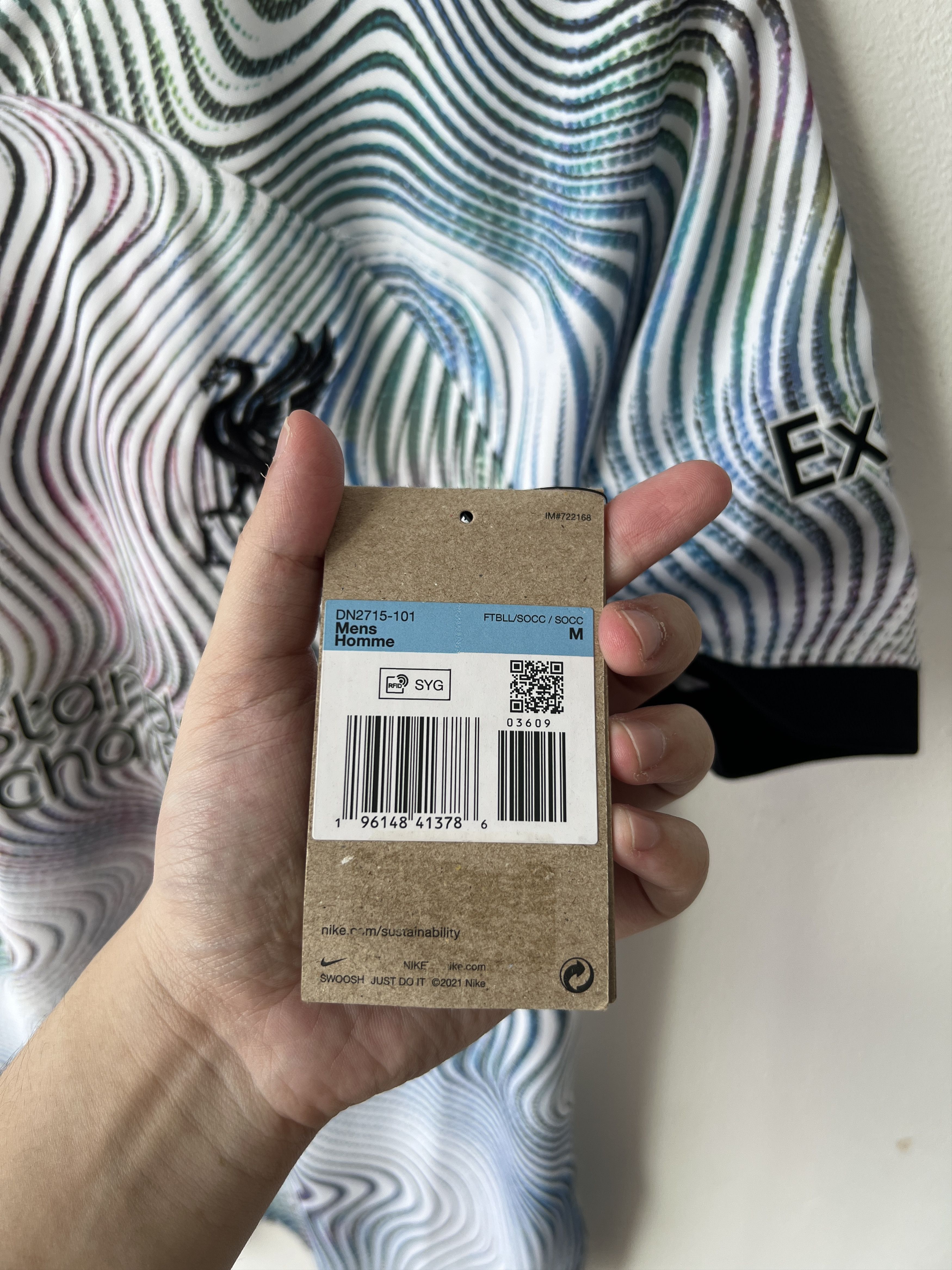 Nike (M) Liverpool 2022-23 Away Kit M. Salah #11 (NEW) Size US M / EU 48-50 / 2 - 5 Thumbnail
