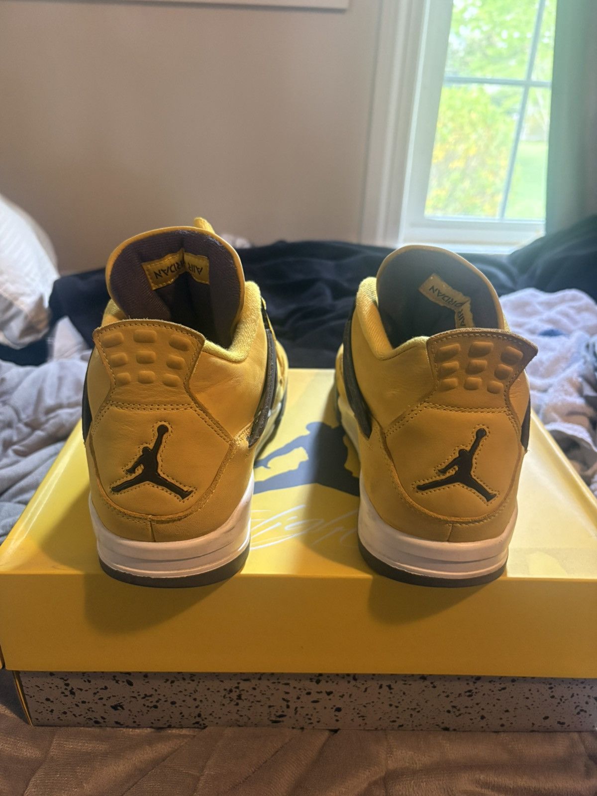 Jordan Brand Jordan 4 lightning Size US 11.5 / EU 44-45 - 2 Thumbnail