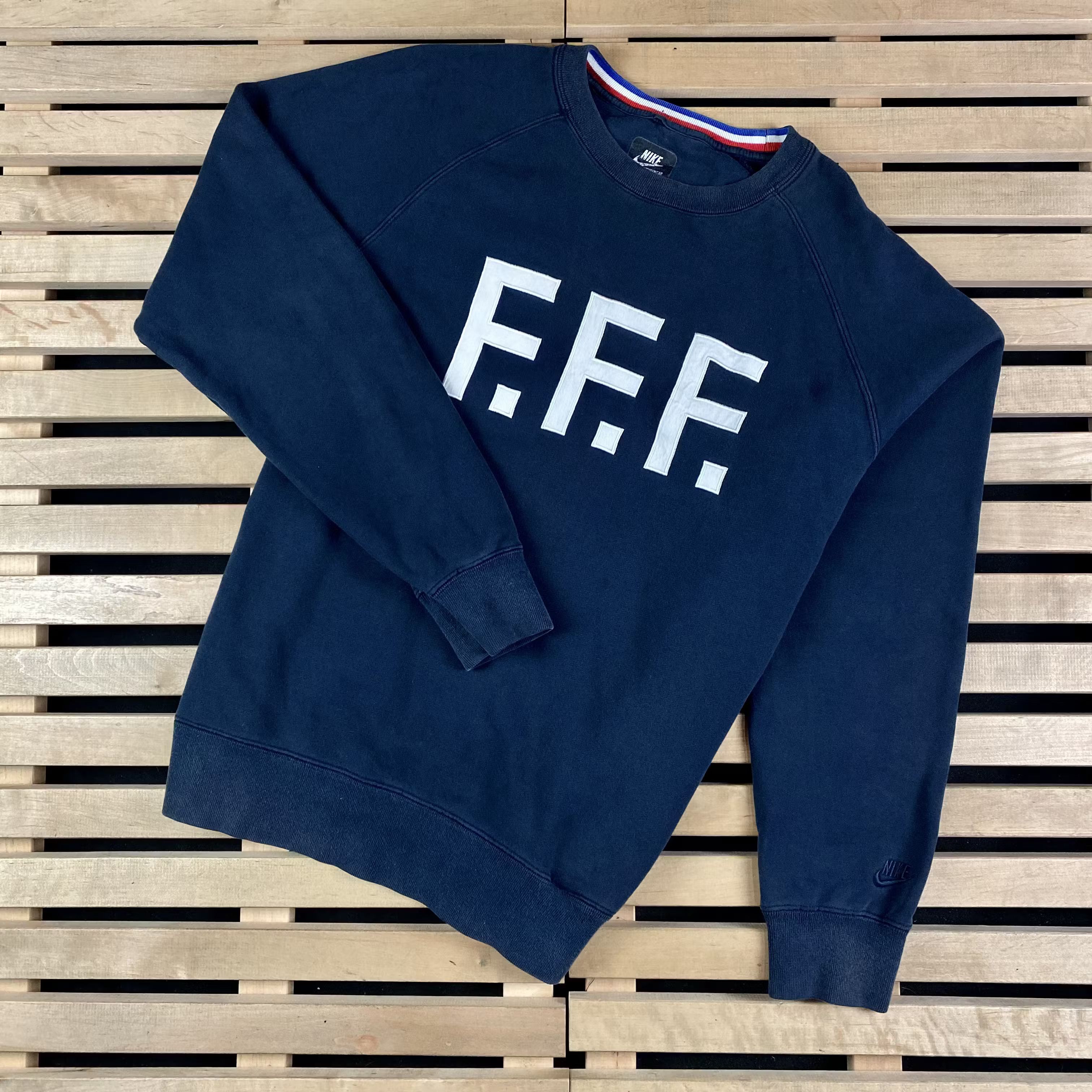 Nike × Vintage Mens Sweatshirt Nike Vintage Size L Size US L / EU 52-54 / 3 - 1 Thumbnail