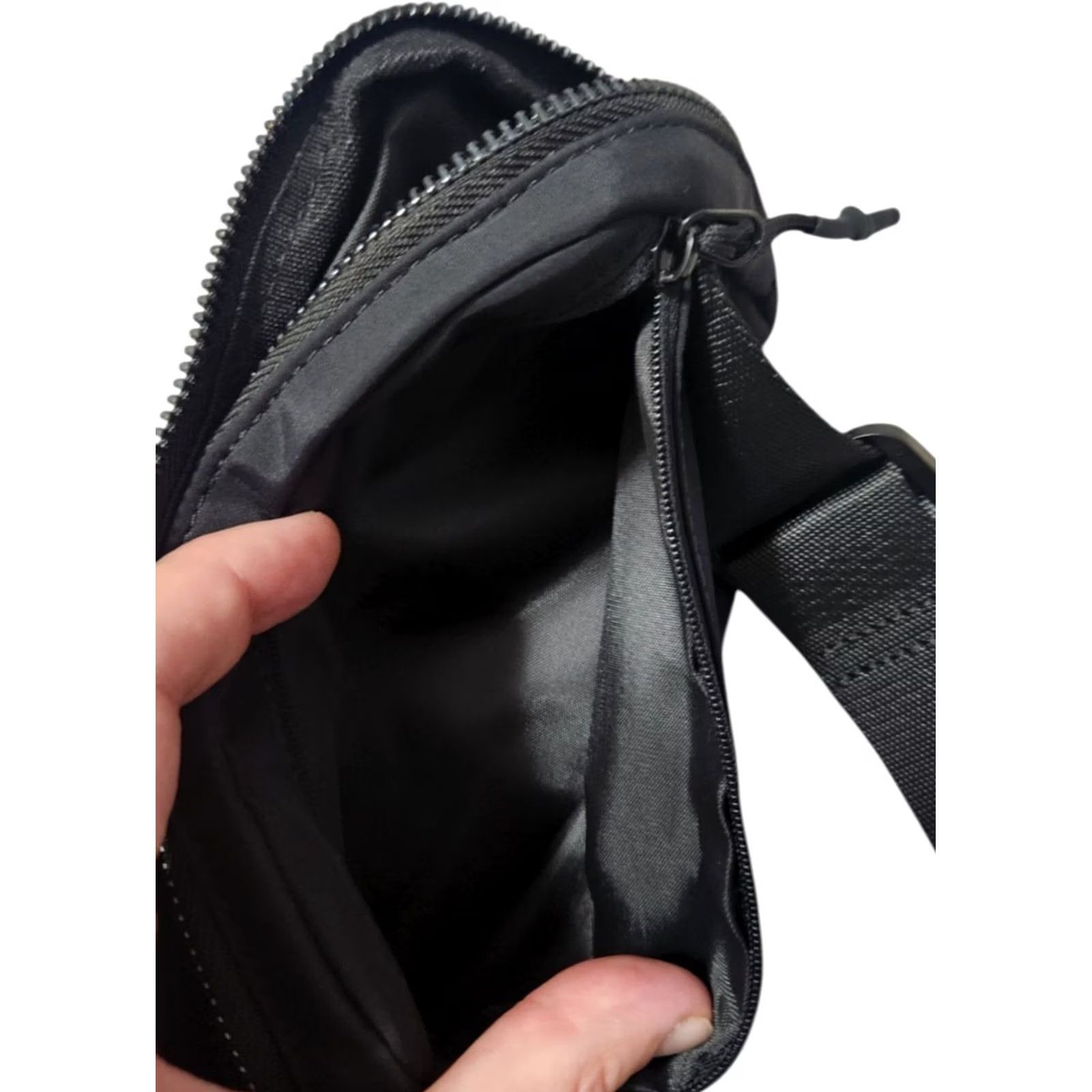 Vintage Halara Bag Womens Small Fanny Pack Black Zip Closure Adjustable Strap Size ONE SIZE - 4 Thumbnail