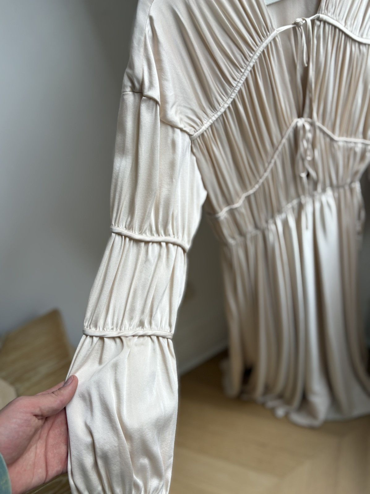 TOVE TOVE GRACEN GATHERED STRETCH SILK MIDI DRESS IN LIGHT PINK Size M / US 6-8 / IT 42-44 - 3 Thumbnail
