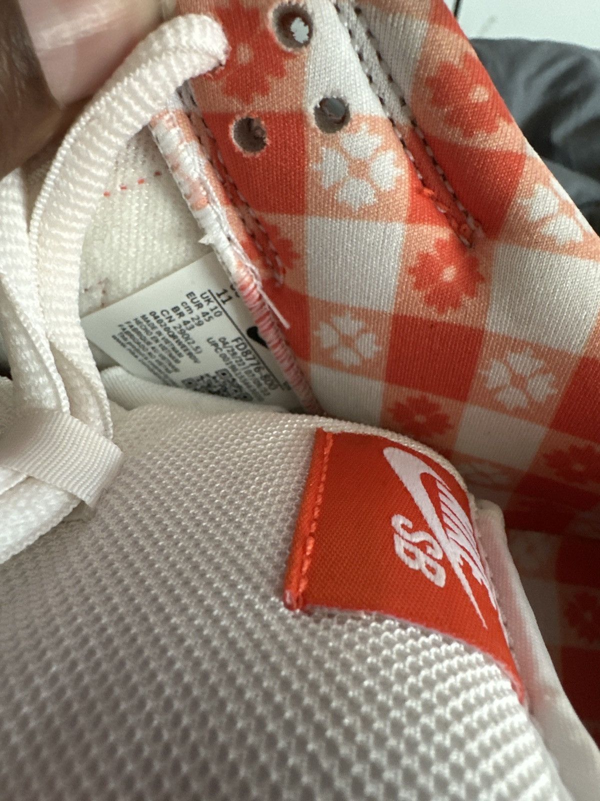 Nike SB Nike sb dunks Orange lobsters Size US 11 / EU 44 - 6 Thumbnail