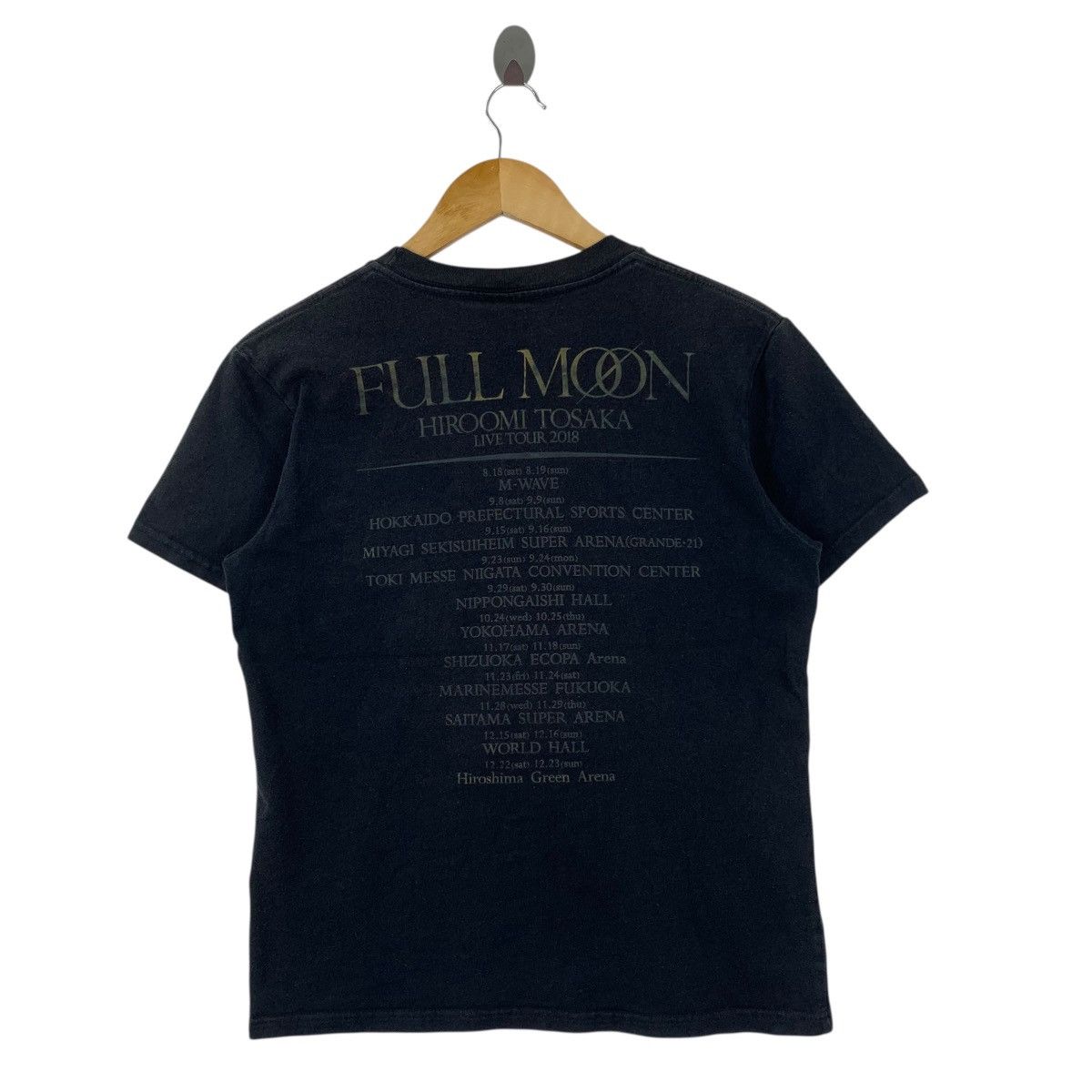Japanese Brand HIROOMI TOSAKA Full Moon 2018 Japanese Singer Band Tshirt Size US S / EU 44-46 / 1 - 4 Thumbnail