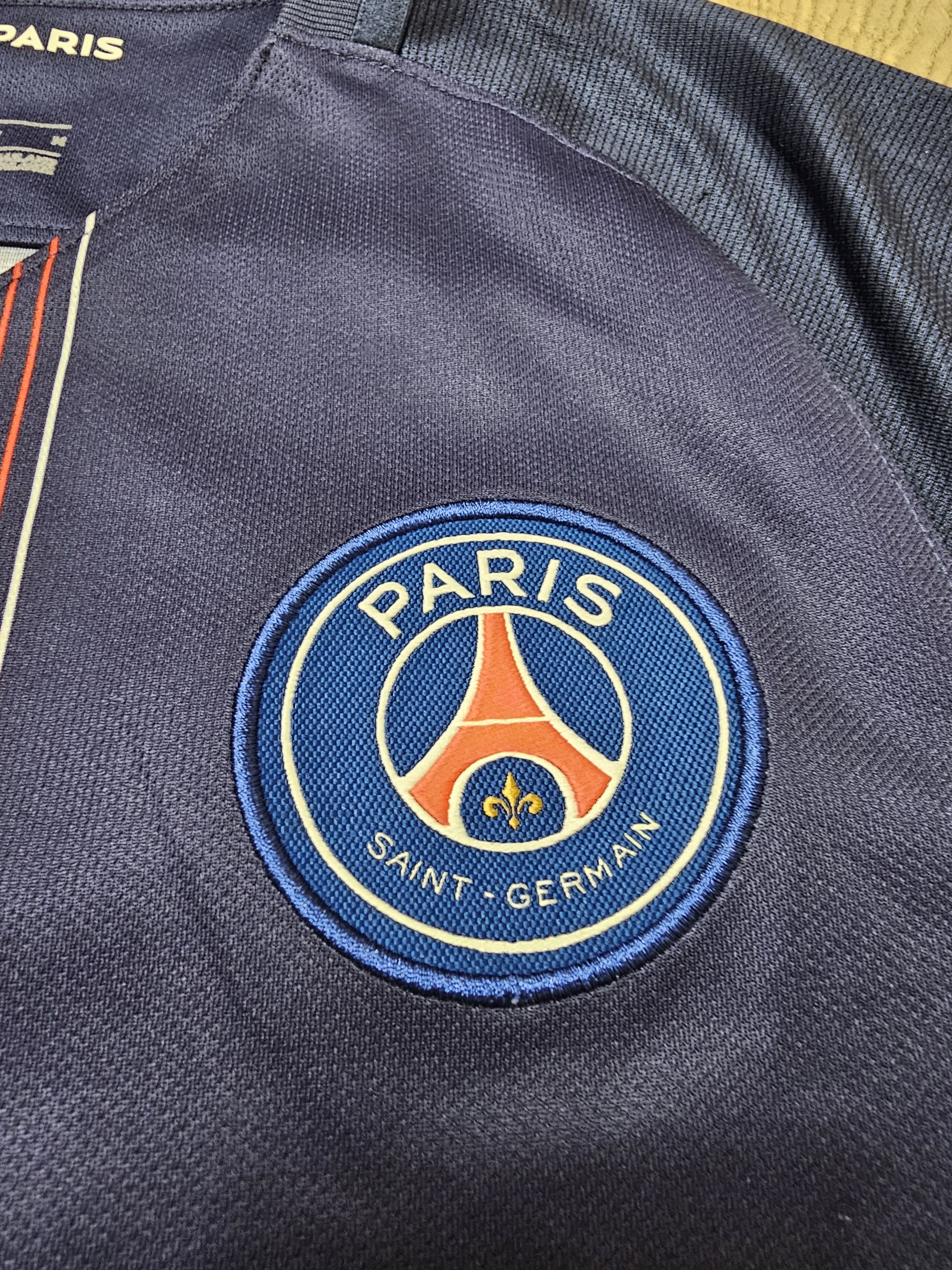 Nike PSG PARIS SAINT-GERMAIN 2016 2017 FOOTBALL SOCCER JERSEY Size US M / EU 48-50 / 2 - 4 Thumbnail