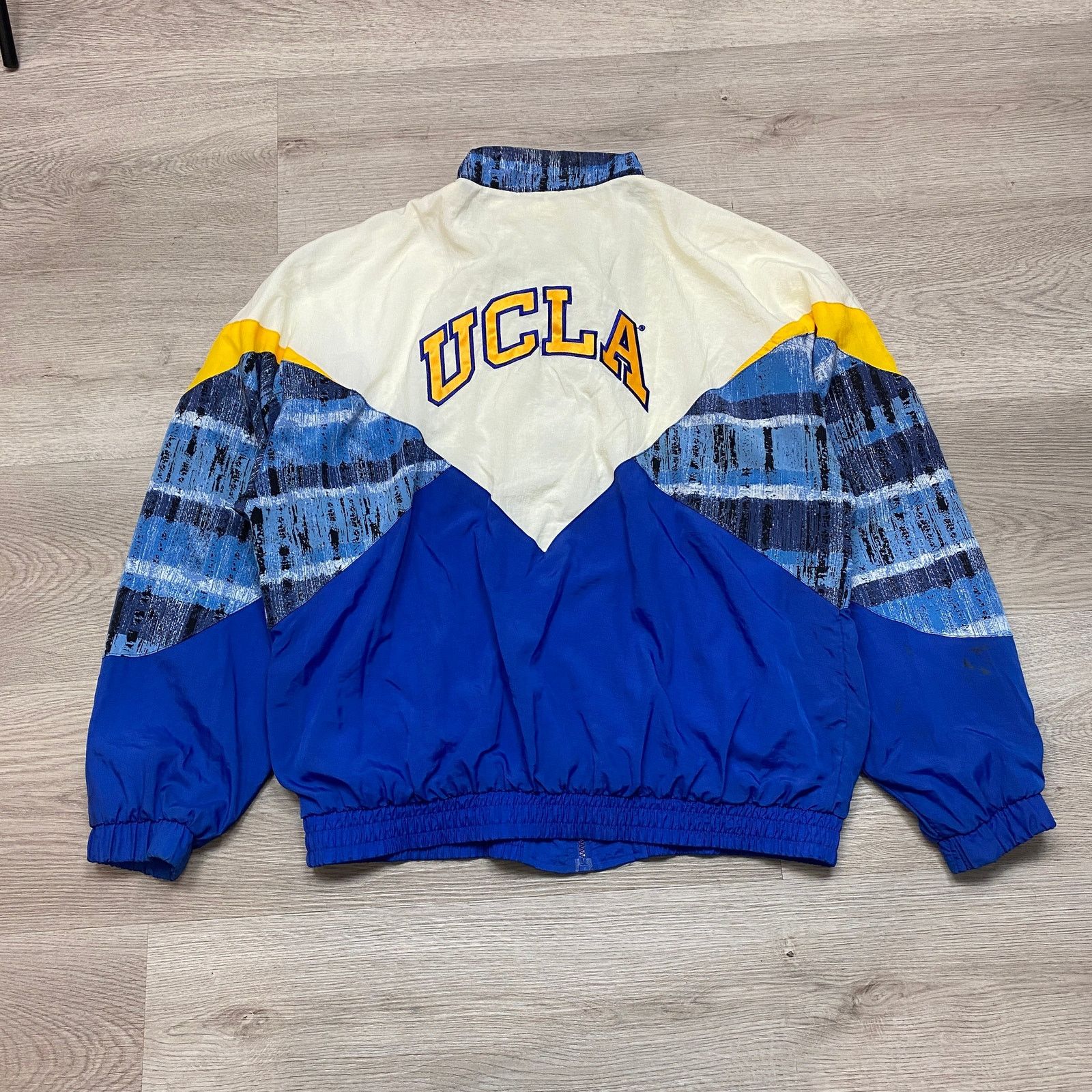 Reebok × Vintage VTG 90s Reebok UCLA Bruins Nylon Full Zip Windbreaker Large Size US L / EU 52-54 / 3 - 3 Thumbnail