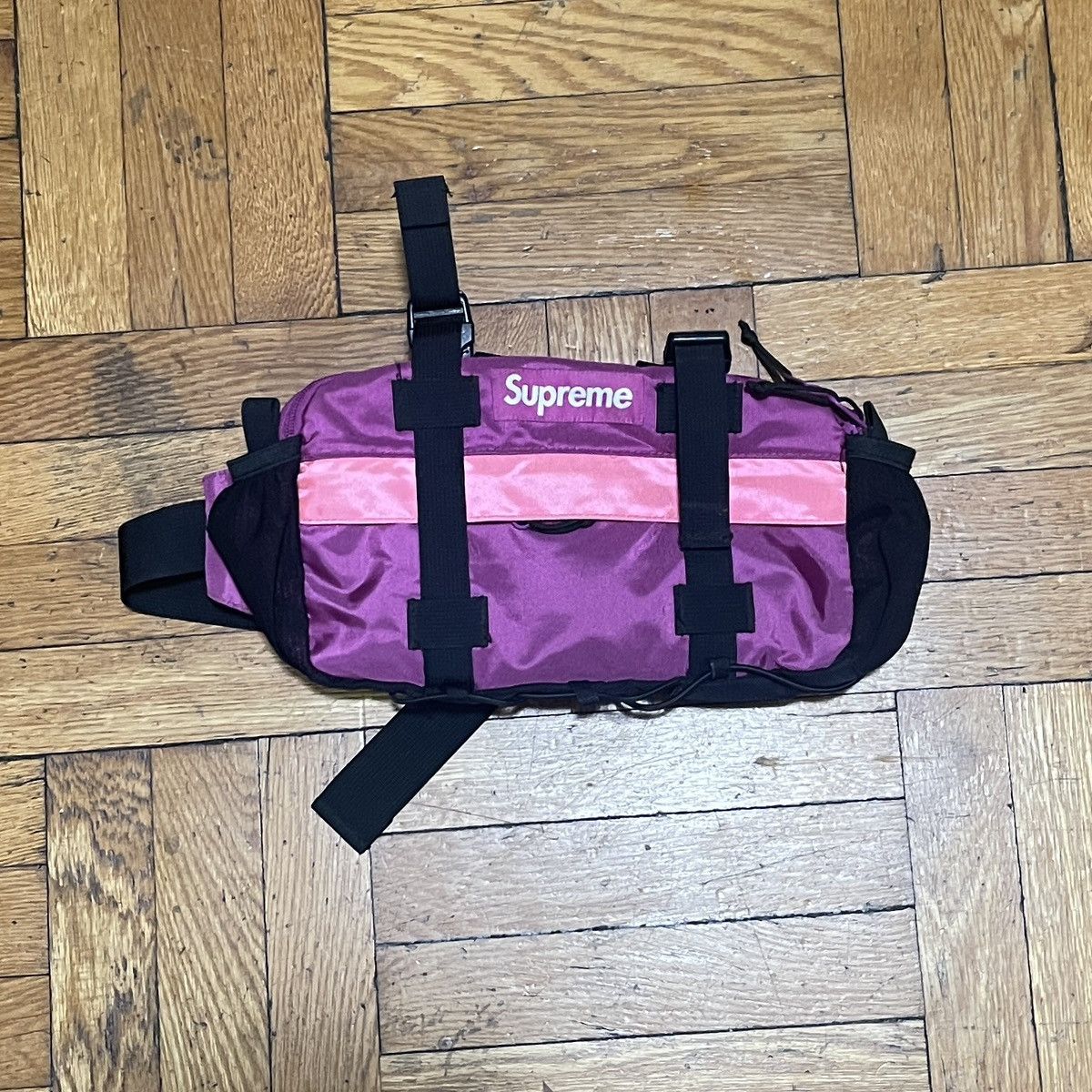 Supreme Supreme Pink Fanny Pack FW19 Size ONE SIZE - 1 Thumbnail
