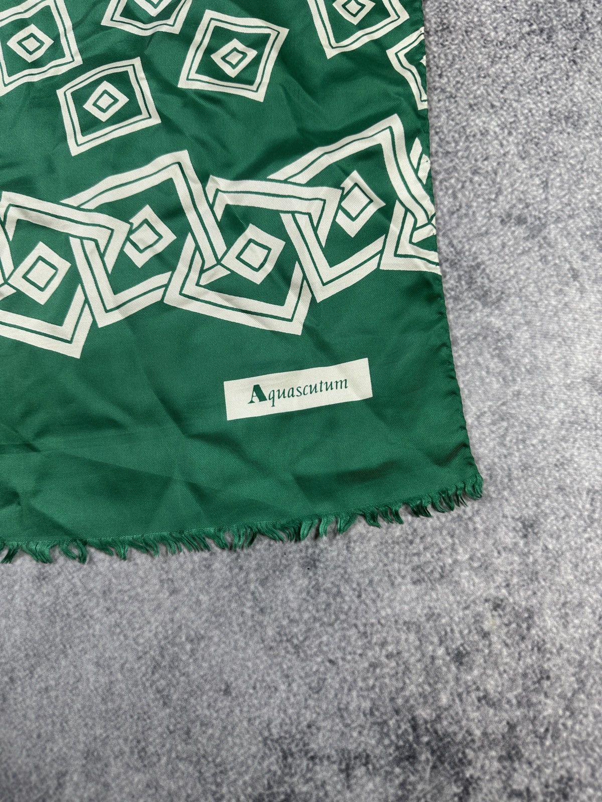 Aquascutum Aquascatum London Logo Scarf Silk Luxury Rare Casual VTg Size ONE SIZE - 2 Thumbnail