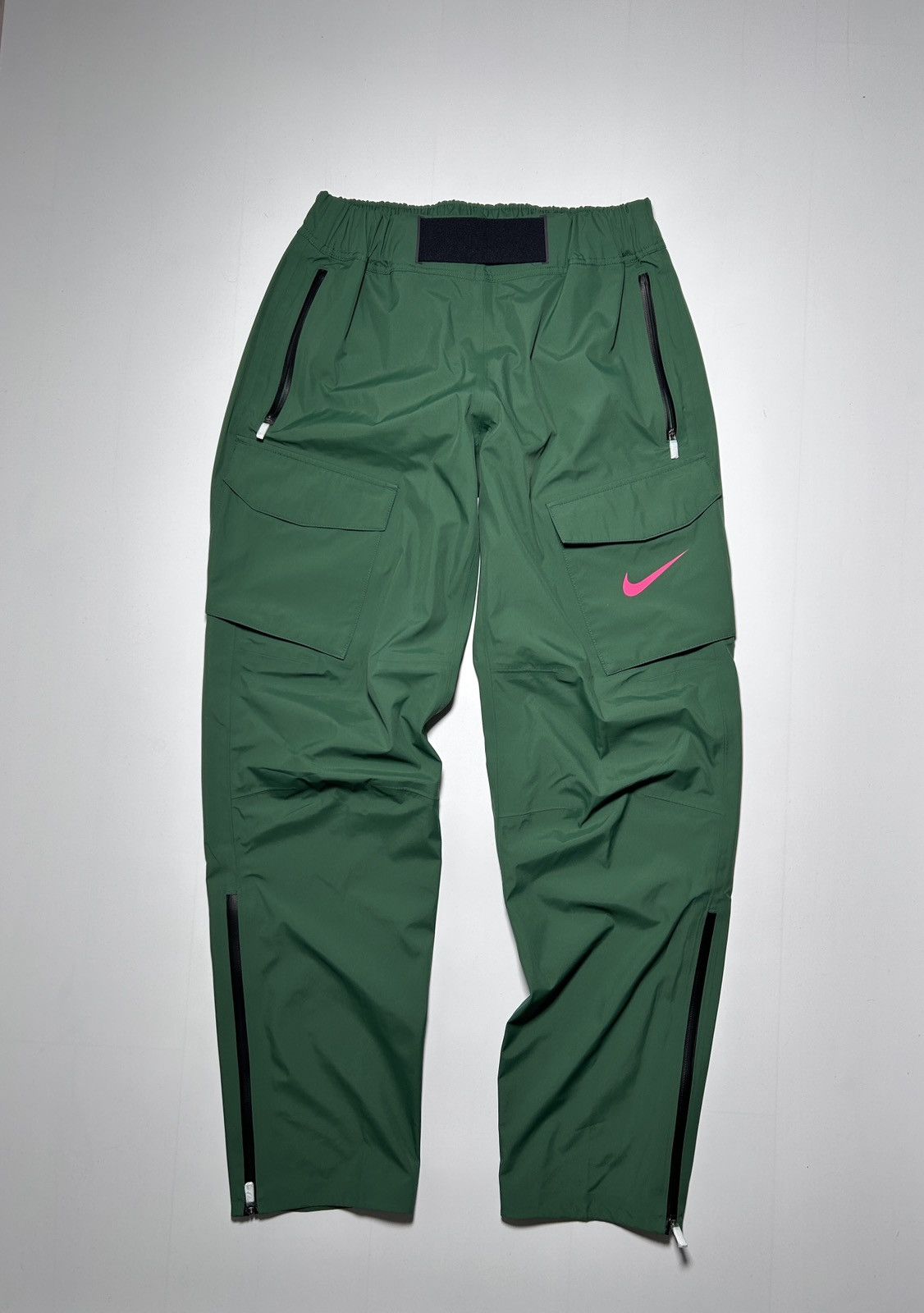 Nike Vintage Nike Nylon Cargo Pants S Size US 30 / EU 46 - 1 Thumbnail