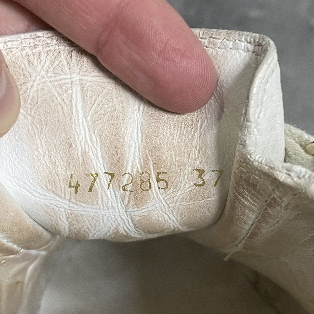 Balenciaga Balenciaga Arena Low Top White Leather Shoes With Box Luxury Size US 5.5 / EU 38 - 12 Thumbnail