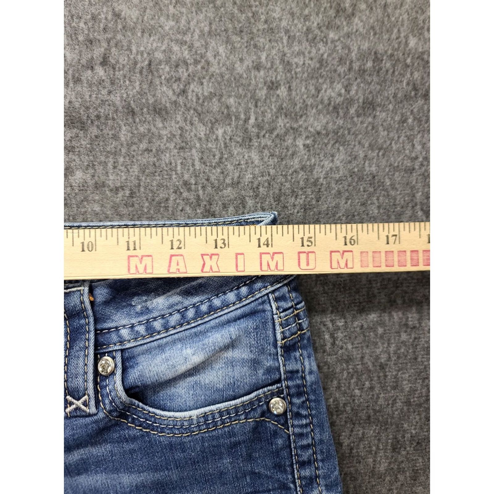Vintage VINTAGE Rock Revival Betty Capri Womens 25 Denim Blue 5-Pocket Embroidered Rhinestone Western Cowgirl Y2K Womens Size ONE SIZE - 5 Thumbnail