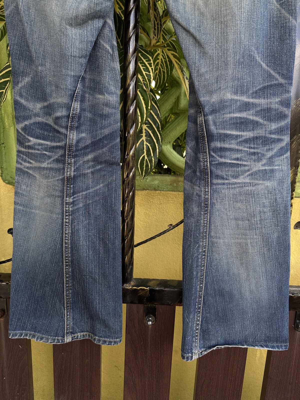 Vintage 💥 Lee Flare Style💥Crazy design Lee Made In Japan Flare💥 Size US 34 / EU 50 - 11 Thumbnail