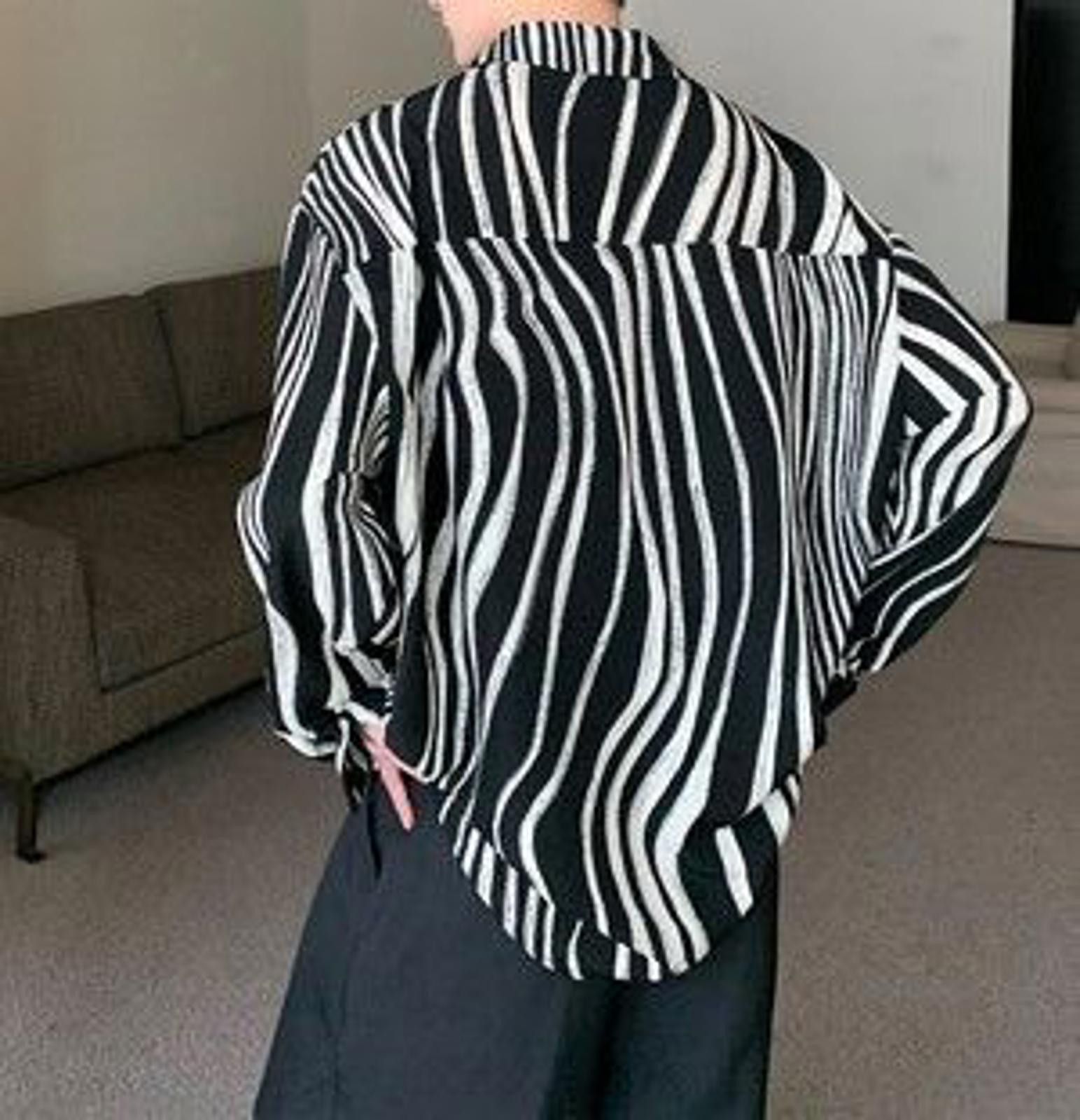 Other Zebra Graphic Long Sleeve Shirt Size US M / EU 48-50 / 2 - 3 Thumbnail