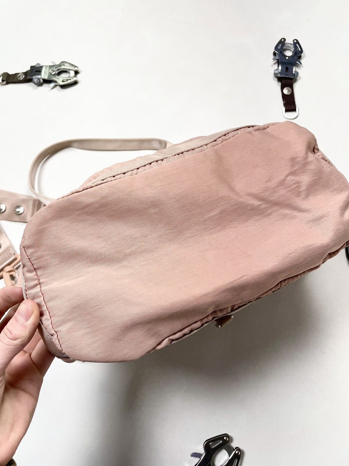 Japanese Brand George Gina & Lucy Little Styler Pink Alyx Carabiner Bag GGL Size ONE SIZE - 9 Thumbnail