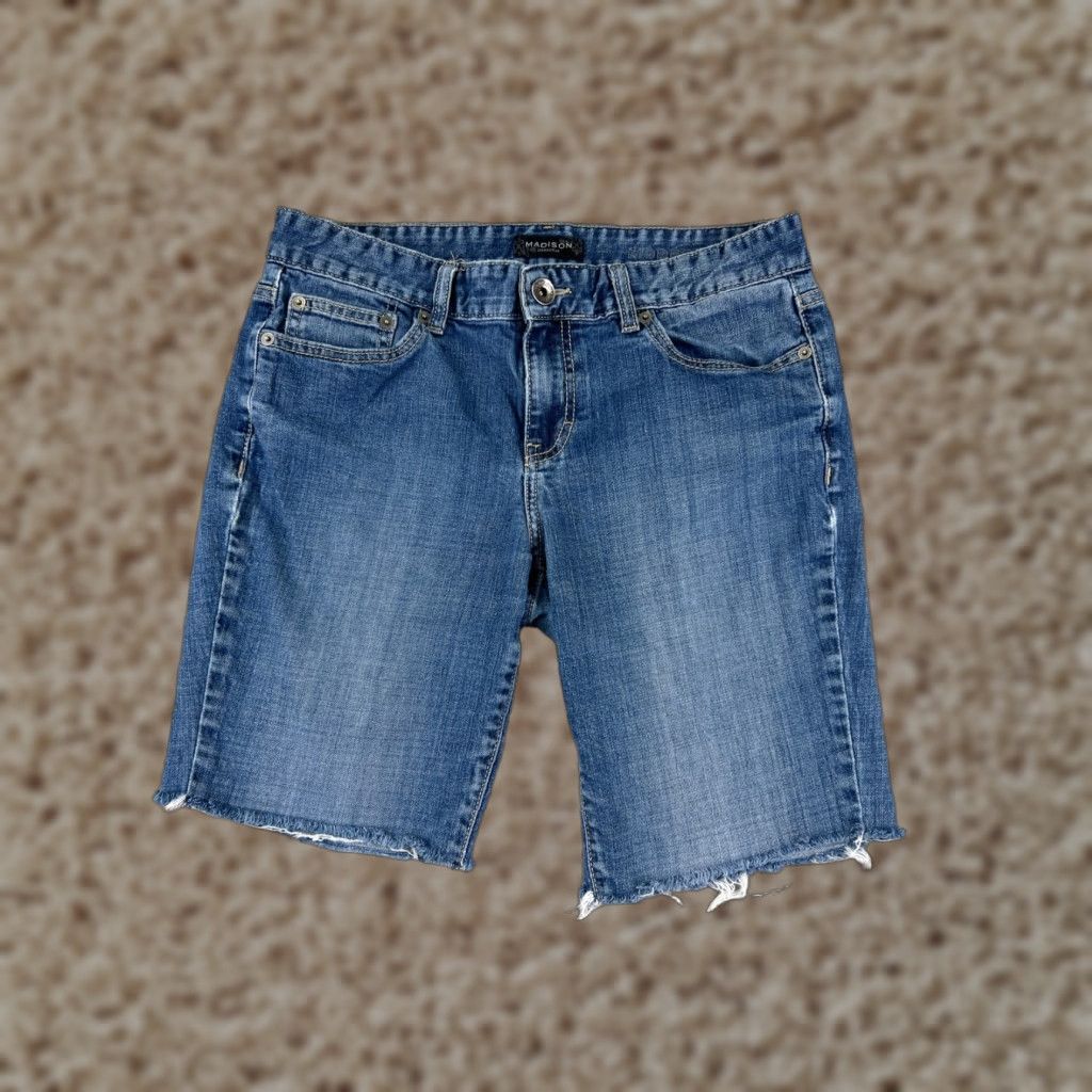 Madison Madison Denim Cutoff Shorts Womens 10 Blue Mid Rise 29x9 Stretch Casual Size 32" / US 10 / IT 46 - 1 Thumbnail