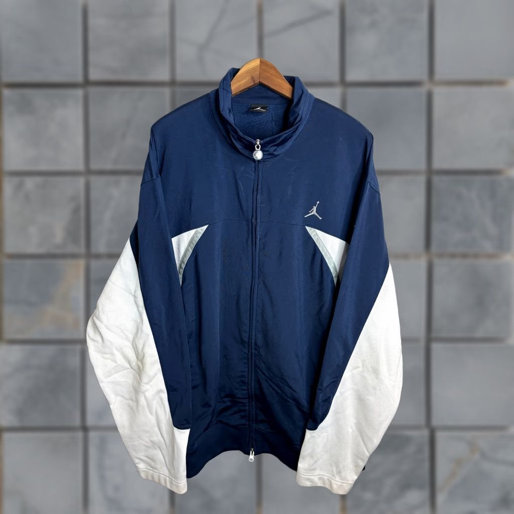 Jordan Brand Jordan Air Jordan Jacket Polyester Full Zip Track Sweater Men XL Blue 90s Retro Sports Basketball Gym Training Jacket Size US XL / EU 56 / 4 - 1 Thumbnail