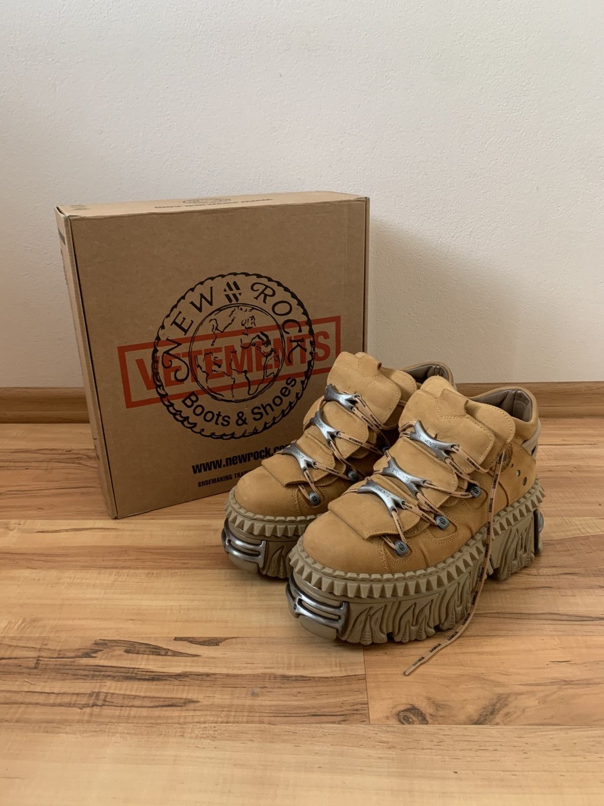 New Rock × Vetements VETEMENTS x New Rock flamesole camel boots *rare* Size US 9 / EU 42 - 3 Thumbnail