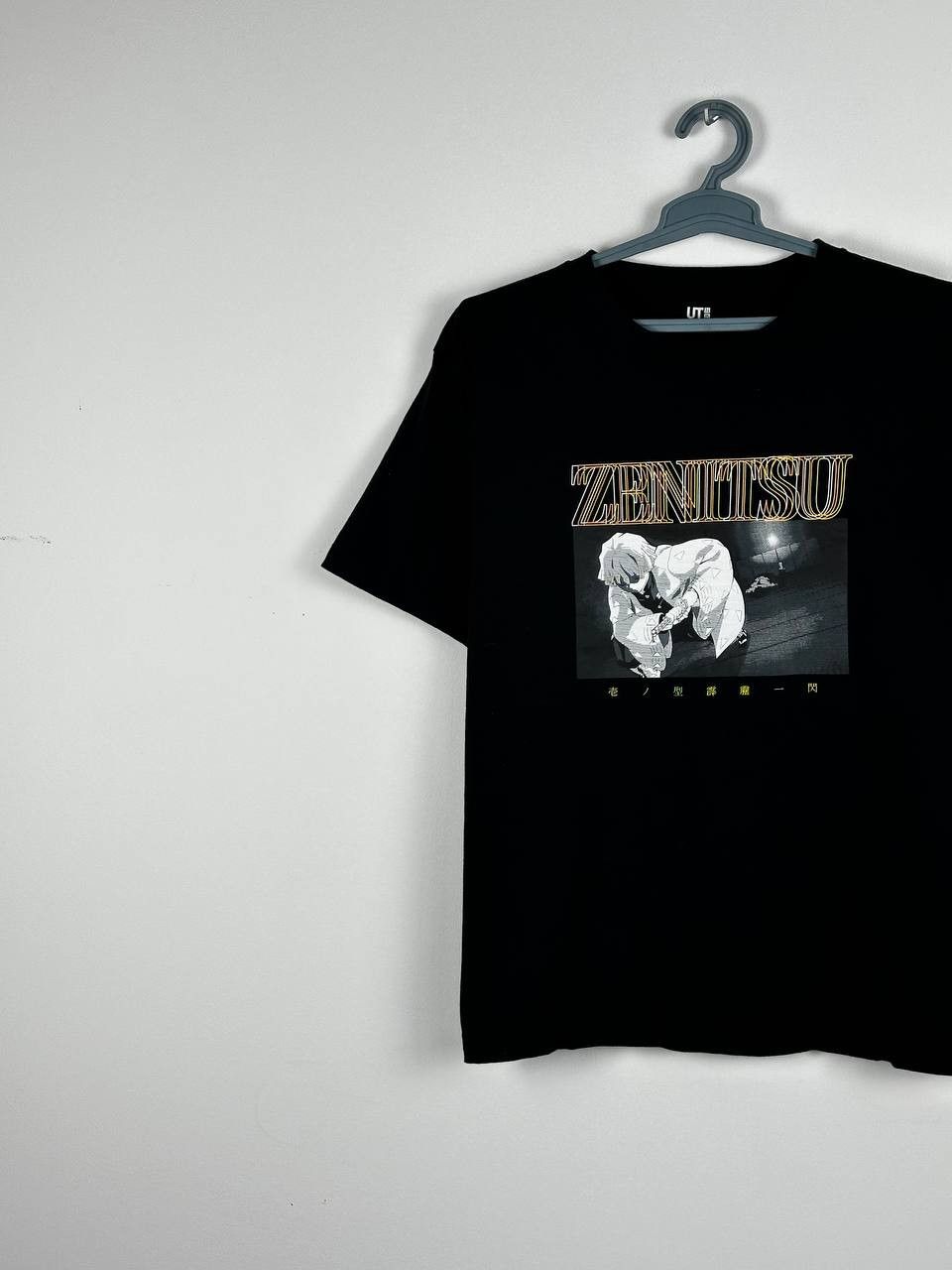 Japanese Brand × Uniqlo Zenitsu demon slayer kemitsu no yaiba tee large Size US XL / EU 56 / 4 - 2 Thumbnail