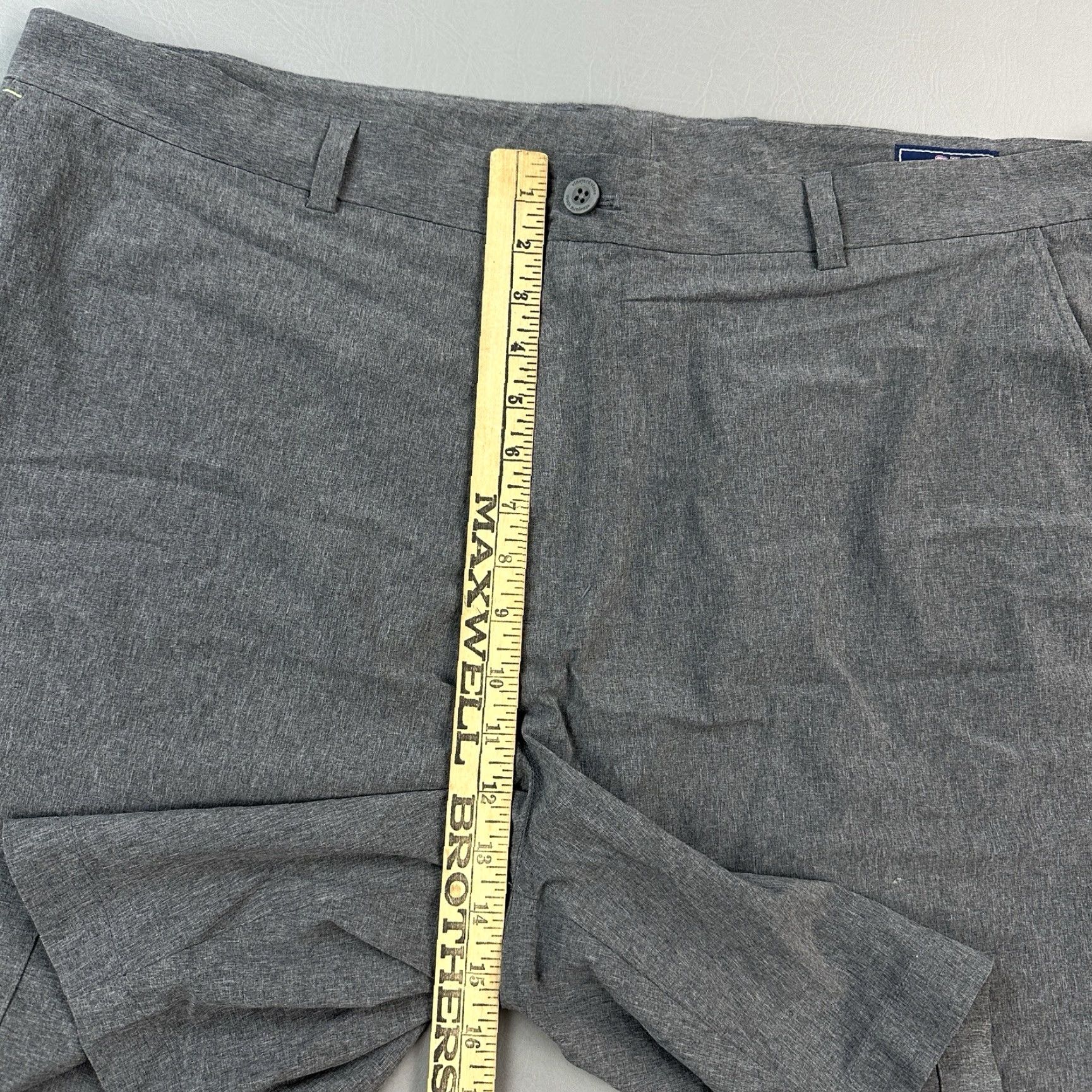 Vineyard Vines Vineyard Vines Performance Breaker Shorts Mens 42 Gray Stretch Golf Casual Chino Short with Pockets Zipper Logo Size US 42 / EU 58 - 3 Thumbnail