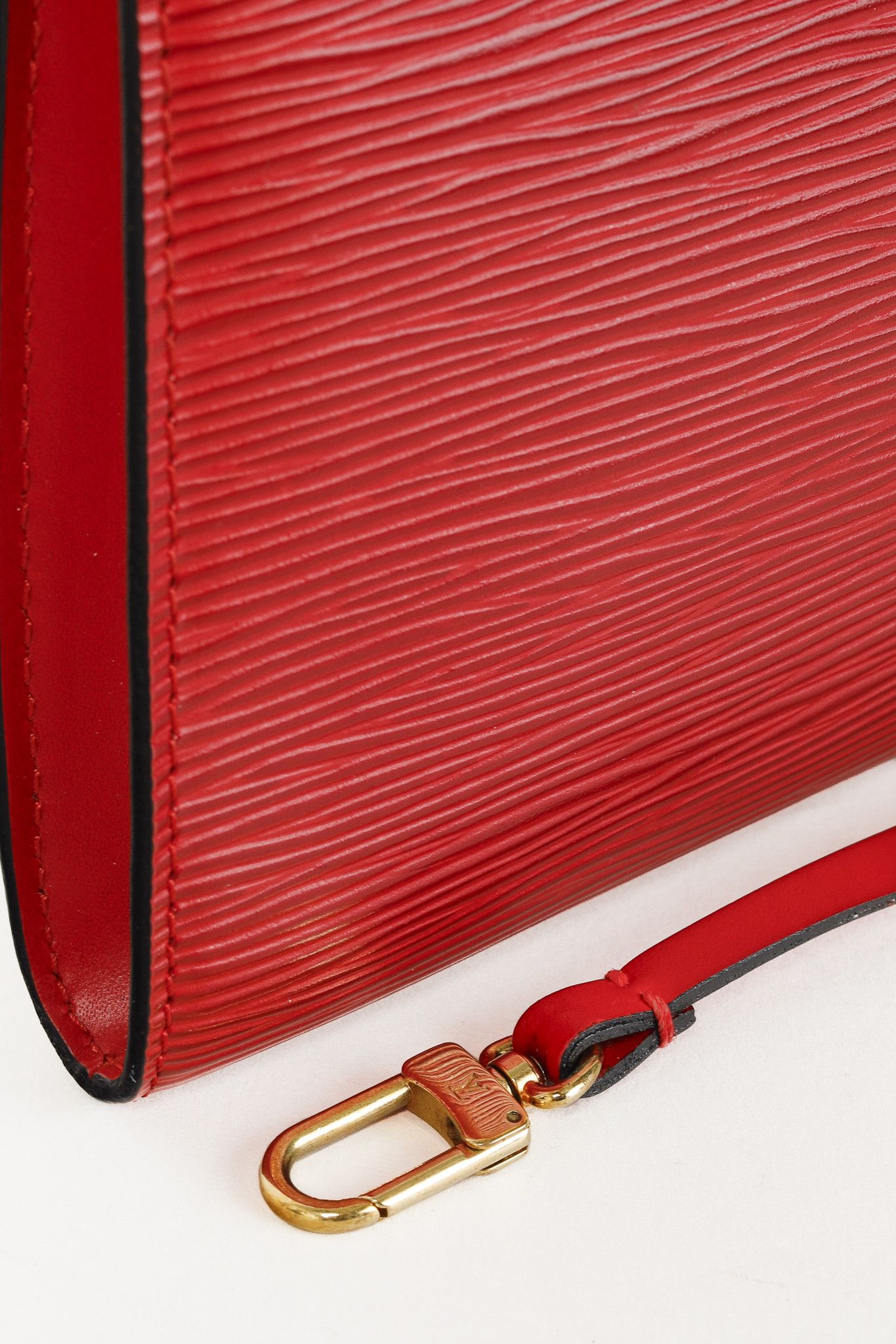 Louis Vuitton Louis Vuitton Epi Castillan Red Pochette Accessoires Bag Size ONE SIZE - 5 Thumbnail