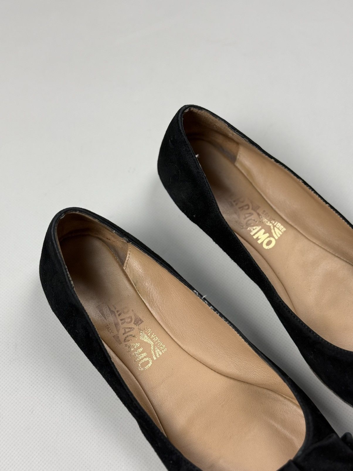 Salvatore Ferragamo Salvatore Ferragamo Ladies Suede Flats Ballets Shoes Size US 8.5 / IT 38.5 - 4 Thumbnail