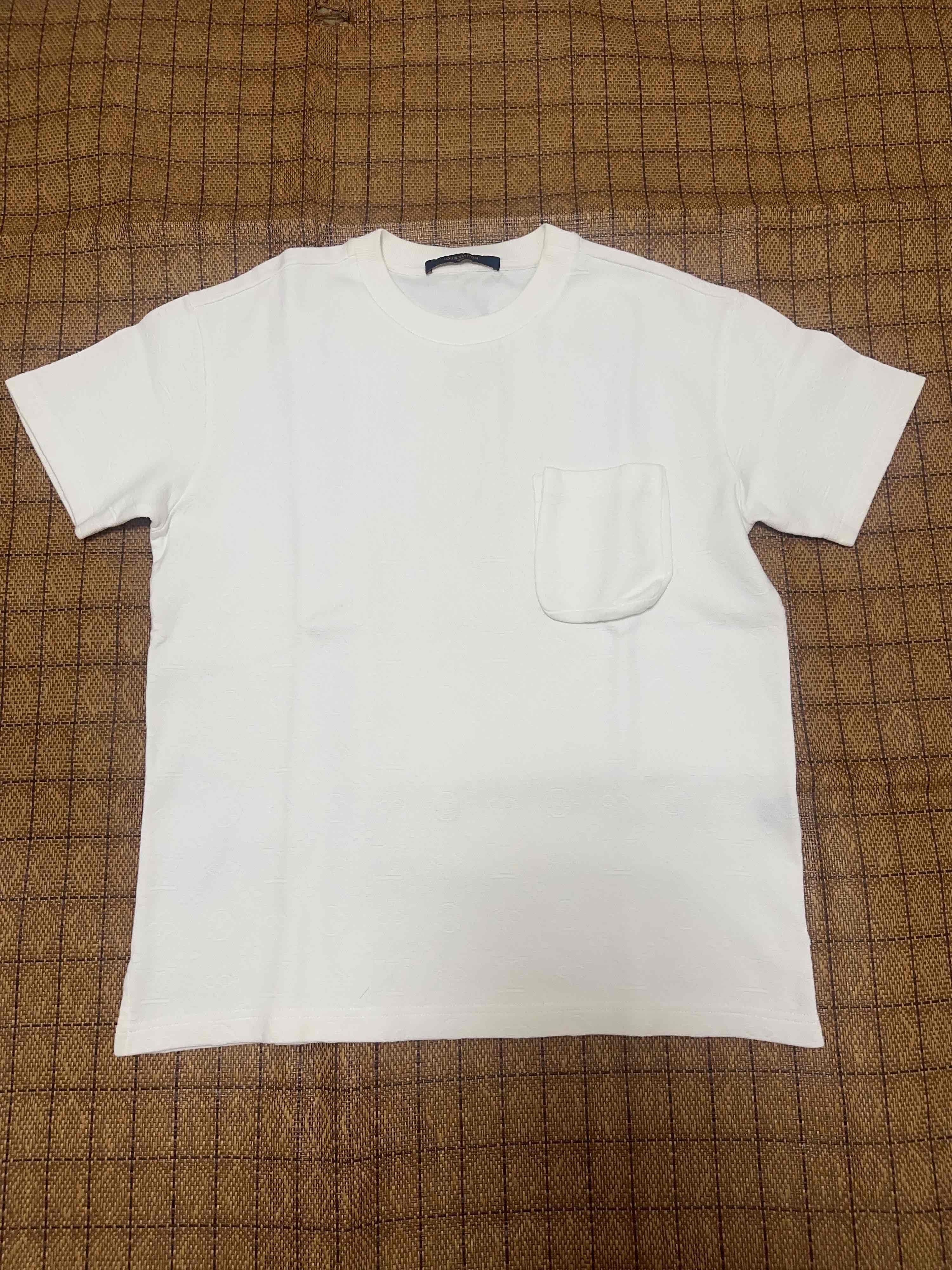 Louis Vuitton Louis Vuitton Monogram Pocket T-Shirt Size XS Size US XS / EU 42 / 0 - 1 Thumbnail