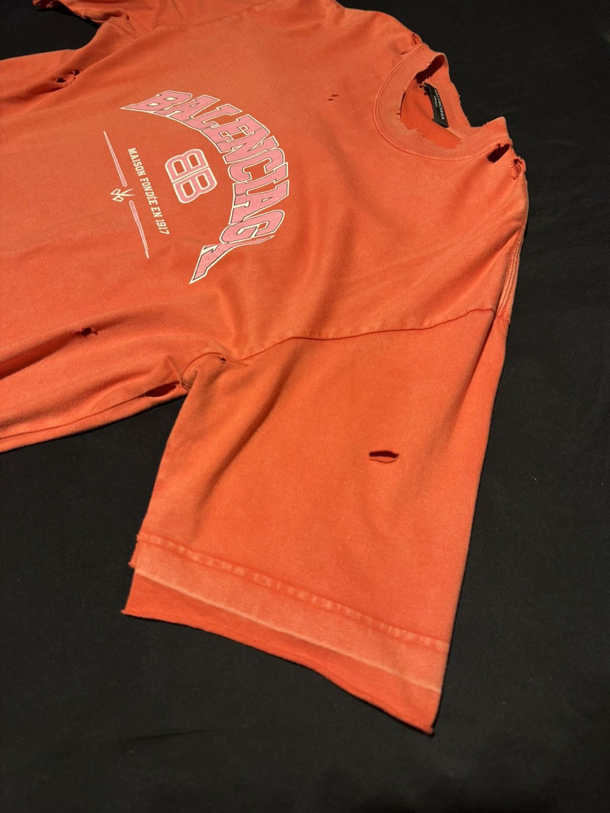 Balenciaga Balenciaga maison fondee t shirt red/pink Size US S / EU 44-46 / 1 - 5 Thumbnail