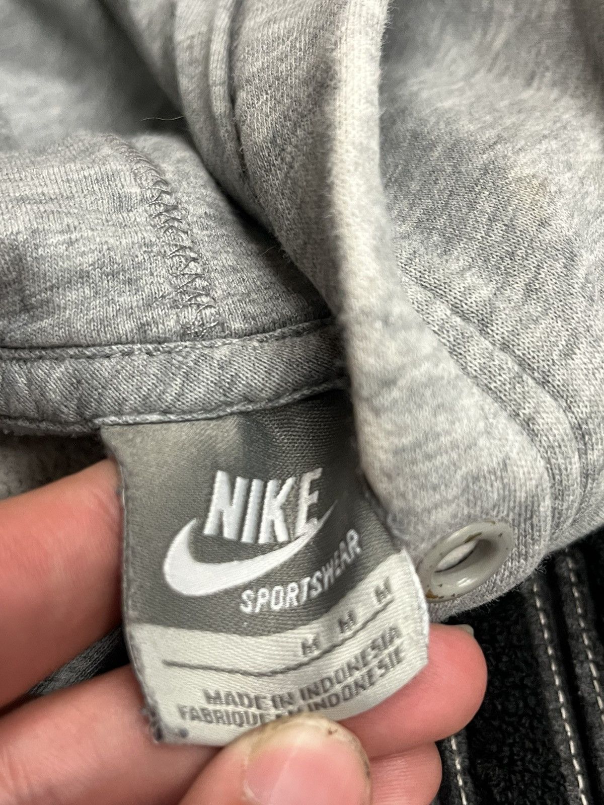 Nike × Vintage Nike y2k faded and distressed embroidered hoodie hype skater Size US M / EU 48-50 / 2 - 7 Thumbnail