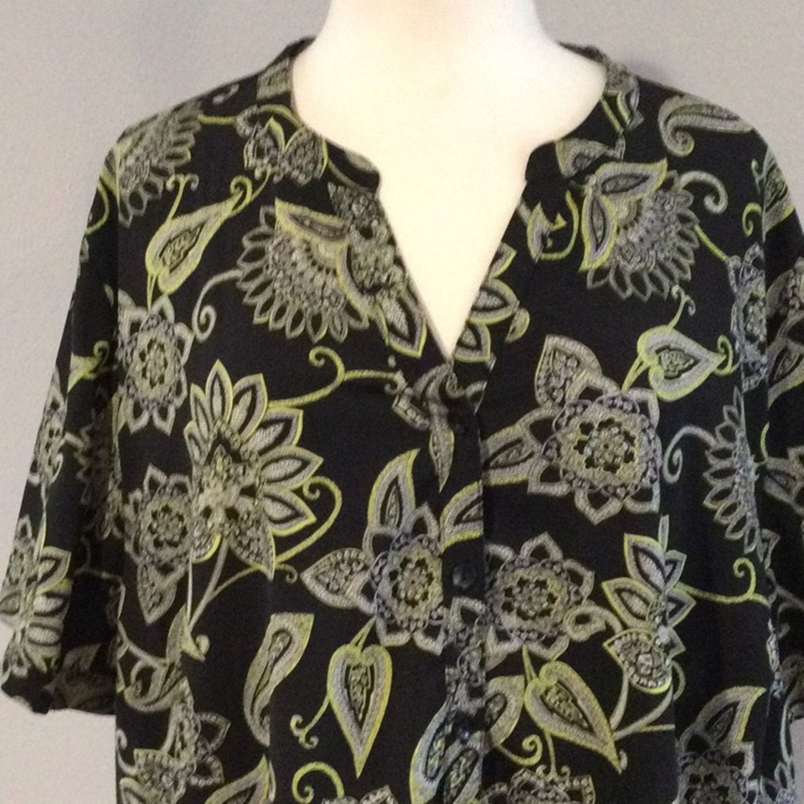 Other Catherines Blk/Green Paisley Button Front Top 3X 26/28W Size 3XL / US 20-22 - 2 Thumbnail
