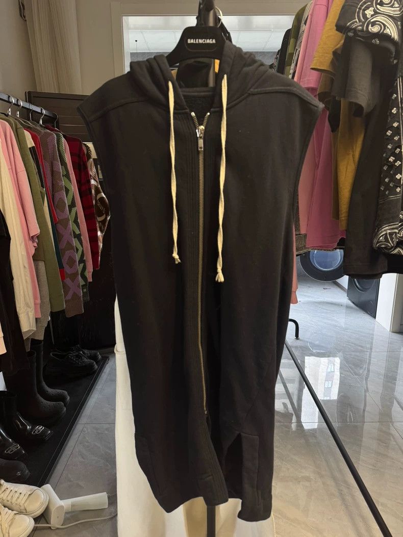 Rick Owens Rick Owens Black Sleeveless Hooded Jacket Size US S / EU 44-46 / 1 - 1 Thumbnail
