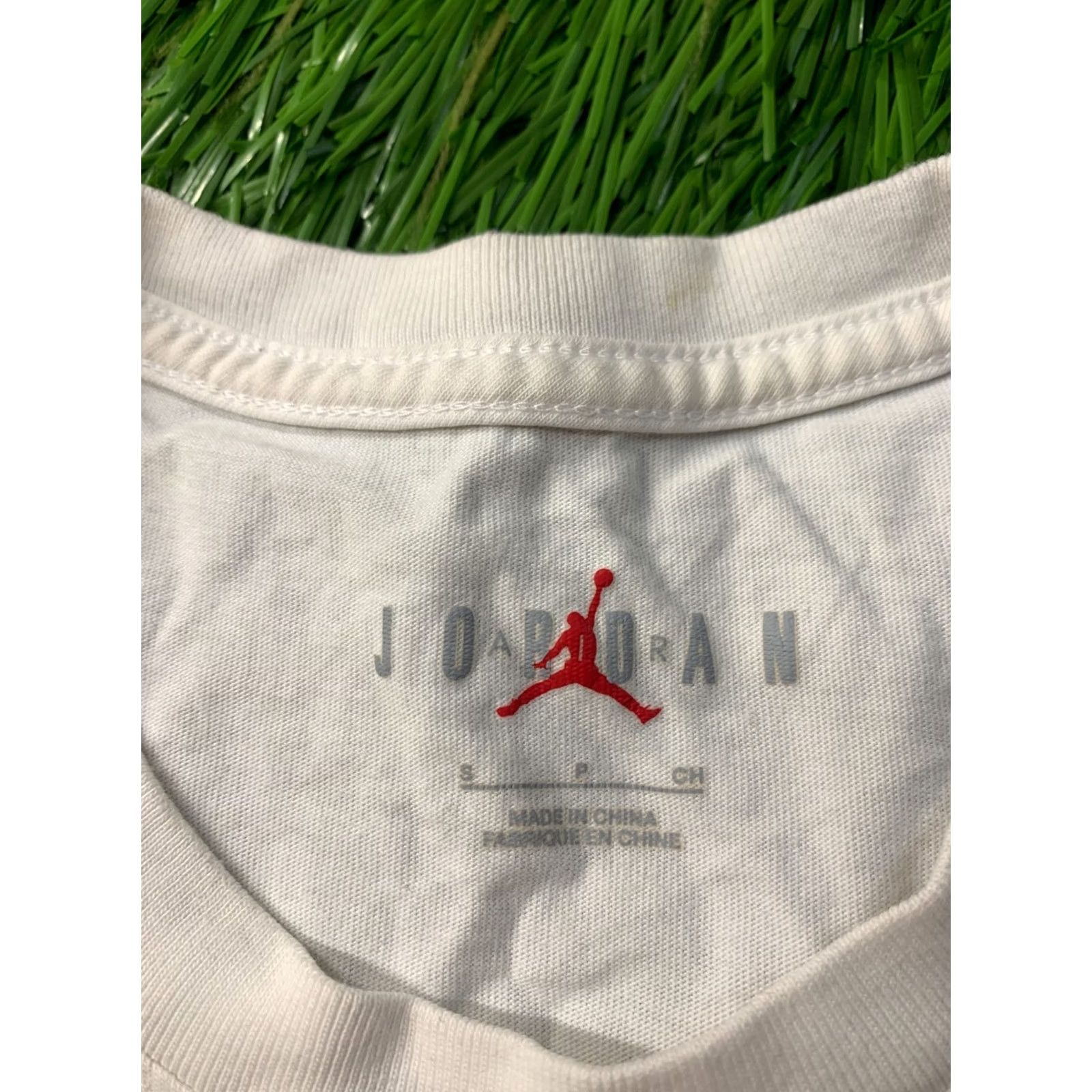 Nike Nike Air Jordan T-Shirt Men Size S White Jersey Logo 2023 Basketball Casual Shirt Size US S / EU 44-46 / 1 - 7 Thumbnail