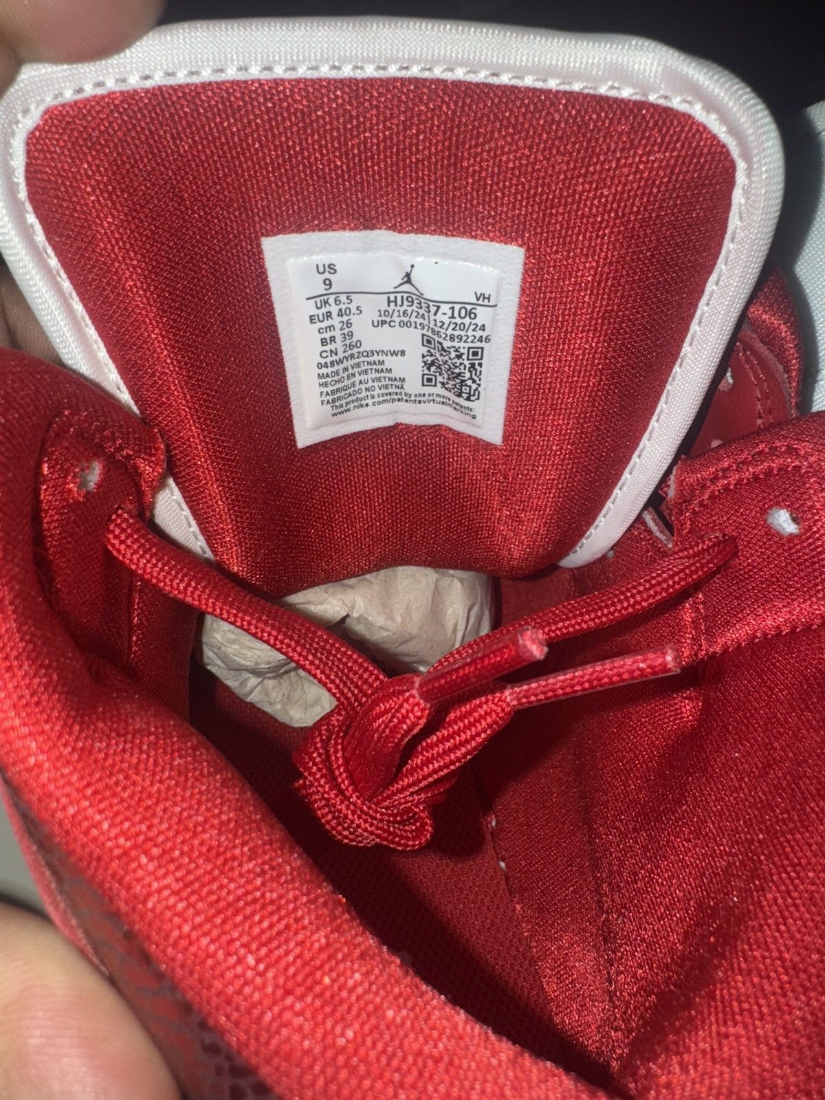 Jordan Brand Red cracked leather jordan 1’s Size US 9 / IT 39 - 2 Thumbnail