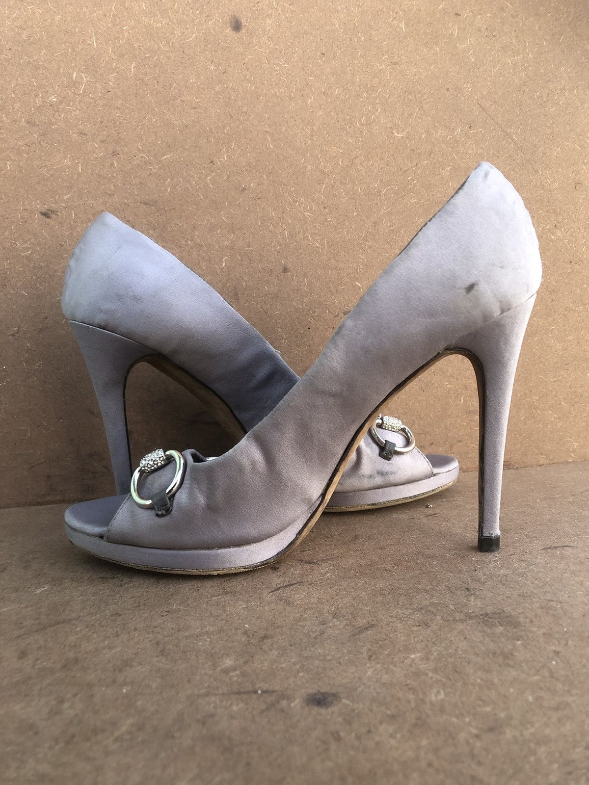 Gucci × Vintage Vintage GUCCI Grey Women’s Heels Size 39.5 Size US 9.5 / IT 39.5 - 5 Thumbnail