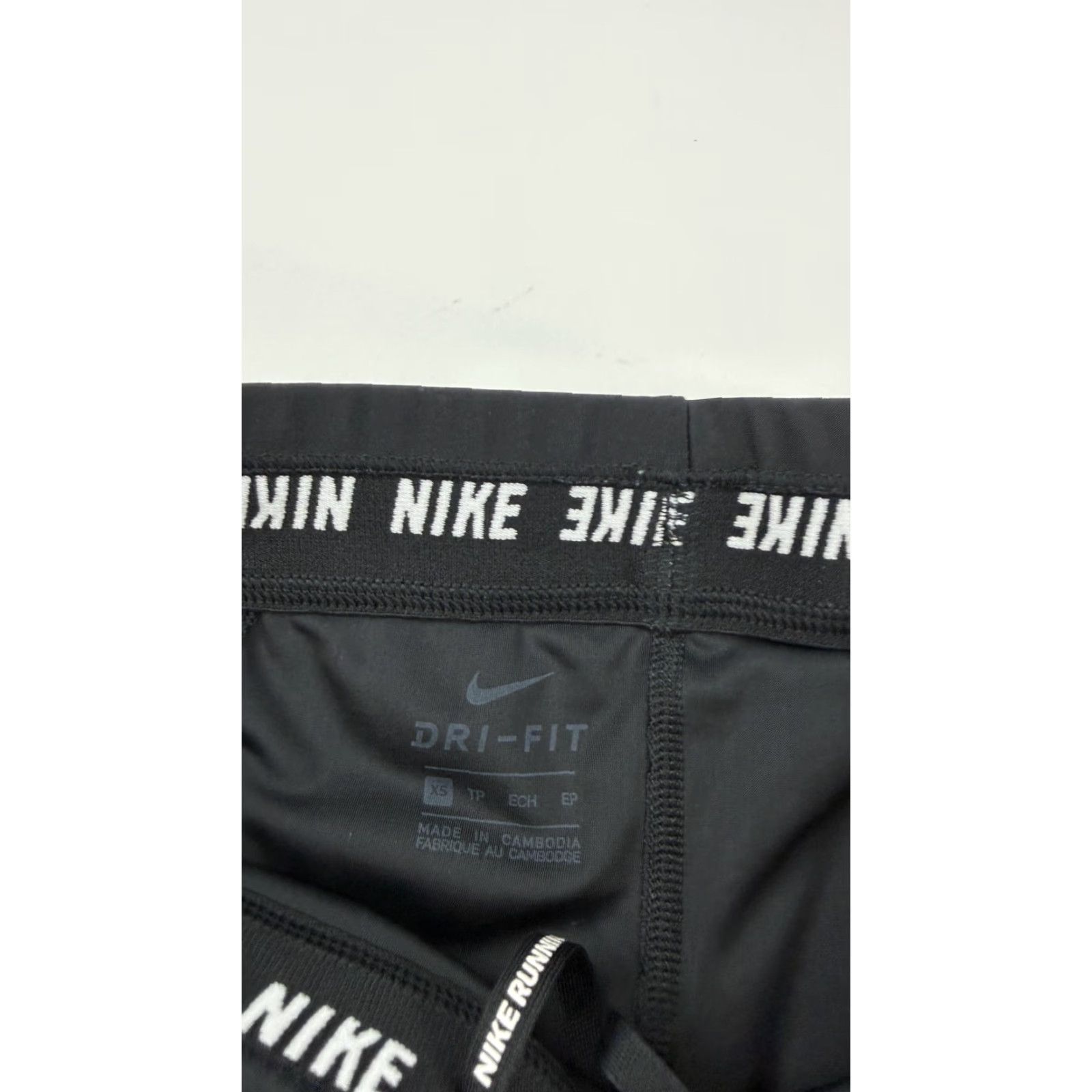 Nike Nike Pants Womens XS Black Running Leggings Reflective 890333-010 Size 26" / US 2 / IT 38 - 3 Thumbnail