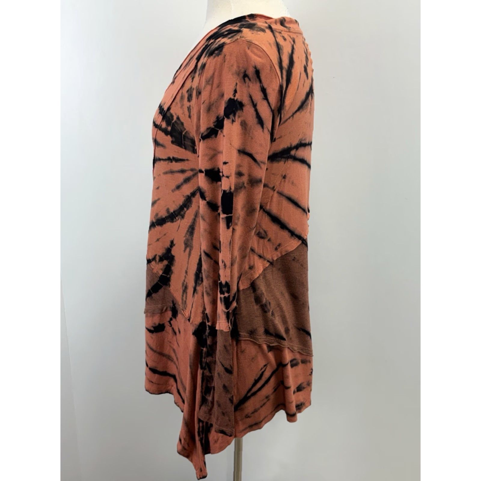 Soft Surroundings Soft Surroundings Tie Dye Tunic Top Shirt Women’s M Orange Bohemian Hippie Long Sleeve Pullover Casual Rayon Blend Asymmetric Hem Size M / US 6-8 / IT 42-44 - 2 Thumbnail
