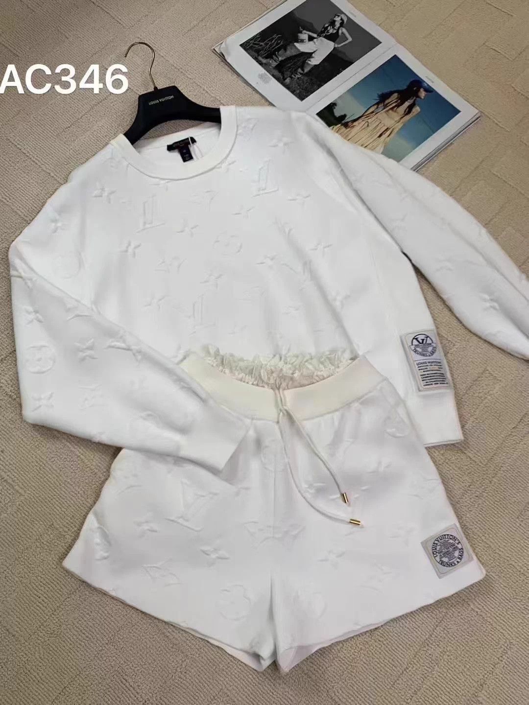 Louis Vuitton LV monogram jacquard sweat suit M/S w/dust bag Size M / US 6-8 / IT 42-44 - 1 Thumbnail