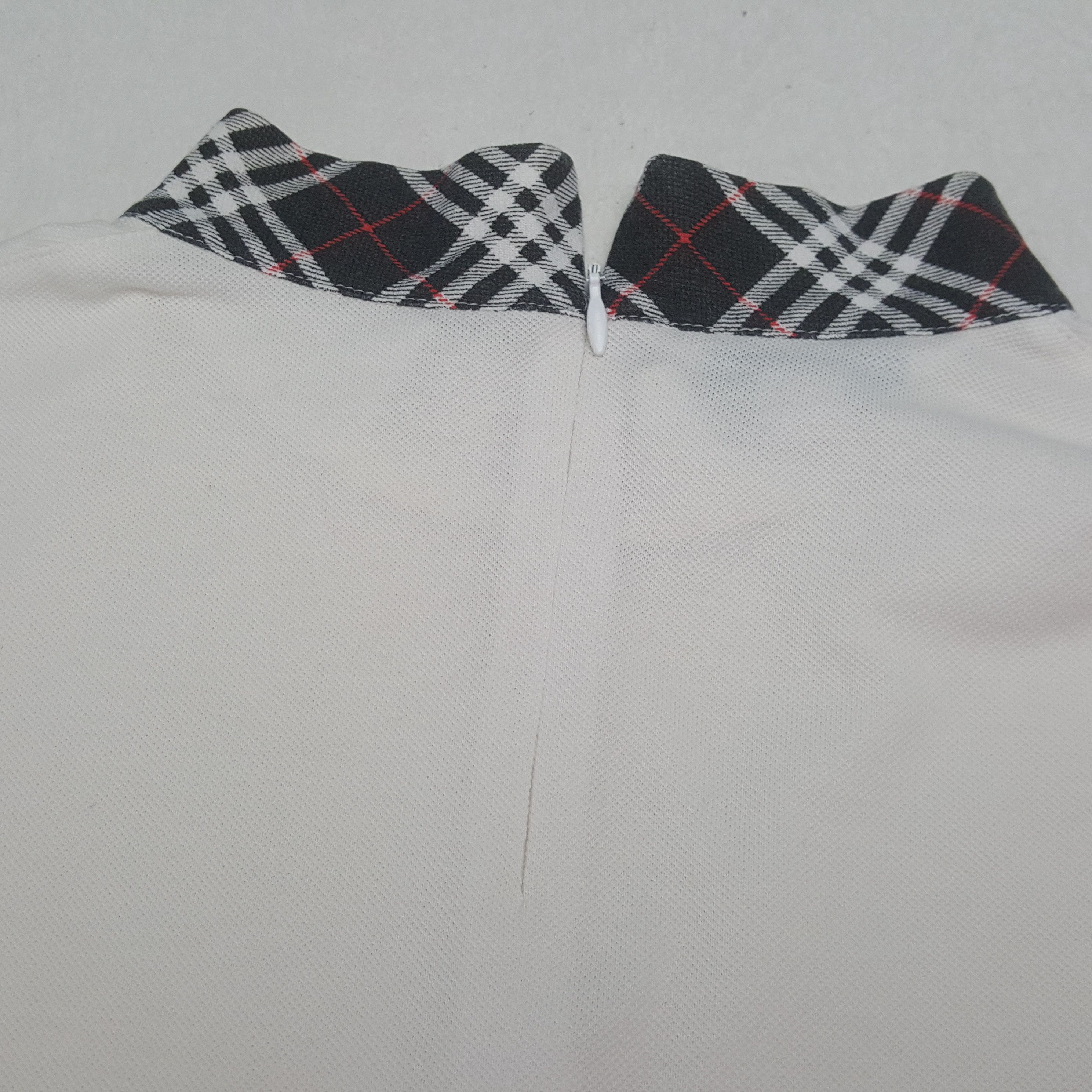 Burberry × Vintage Vintage BURBERRYS Fashion Brand T-shirt C285N4 Size US M / EU 48-50 / 2 - 7 Thumbnail