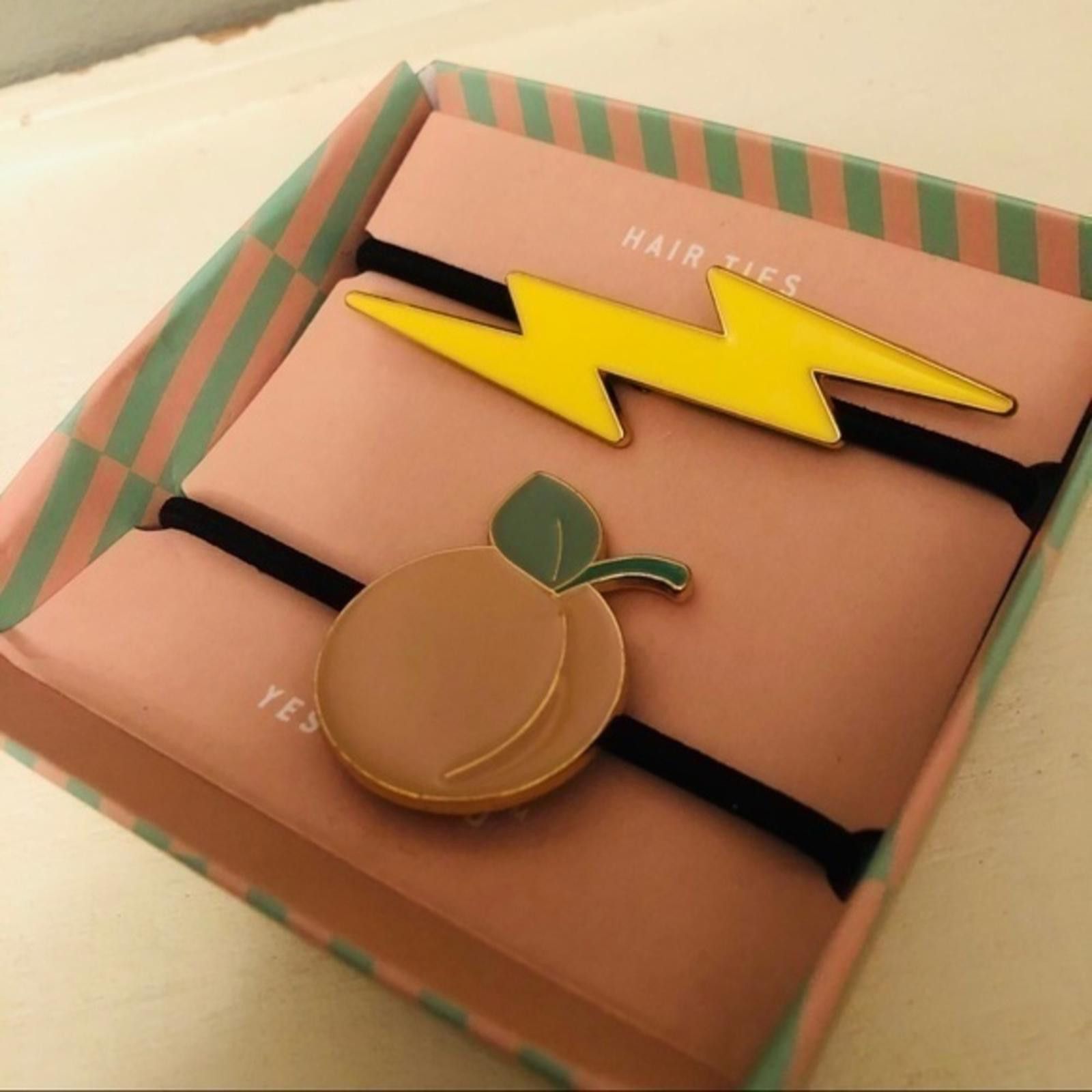 Designer Peach And Lightning Hair Ties NWT Size ONE SIZE - 2 Thumbnail